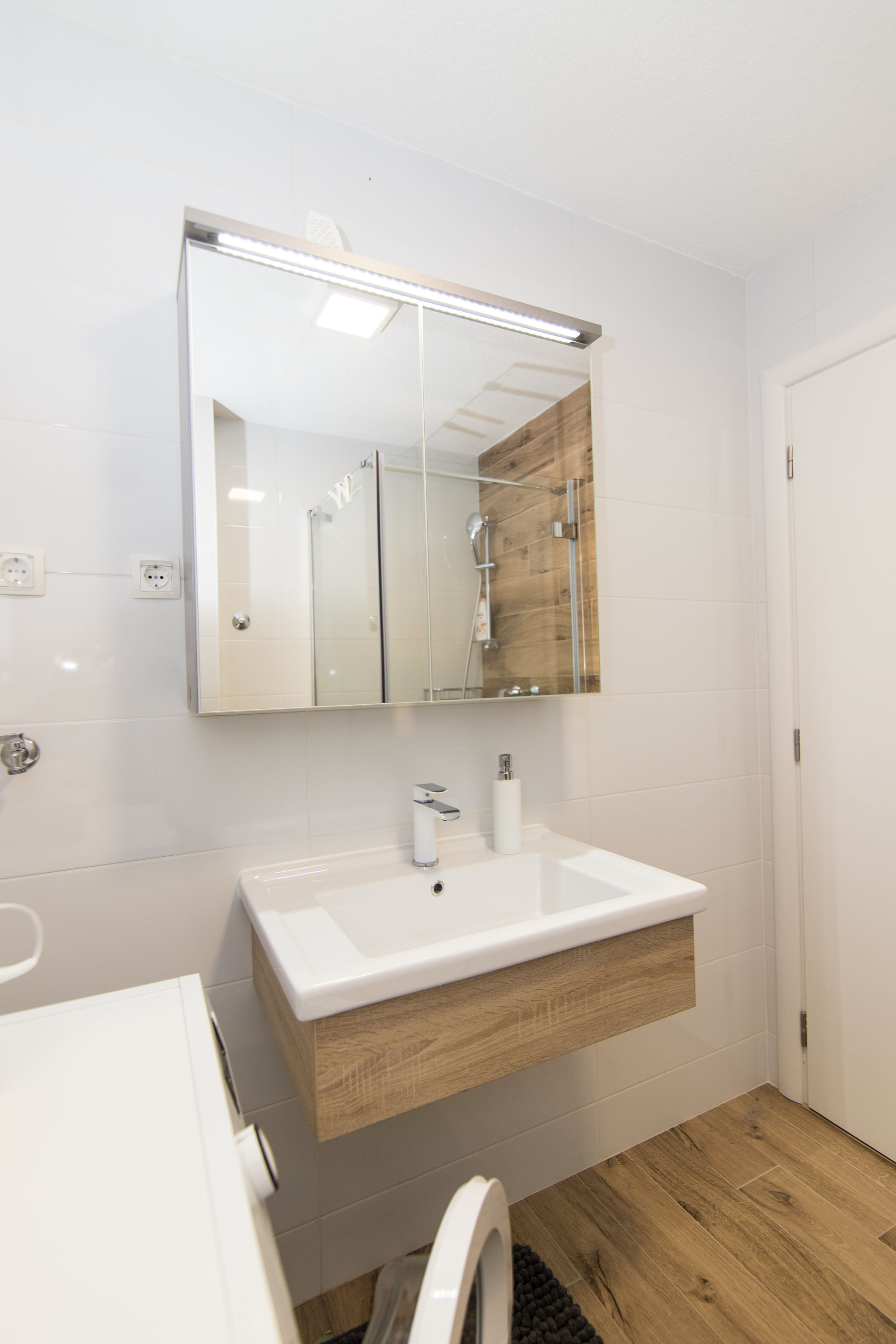 Apartments Nice and comfortable 64981-A4