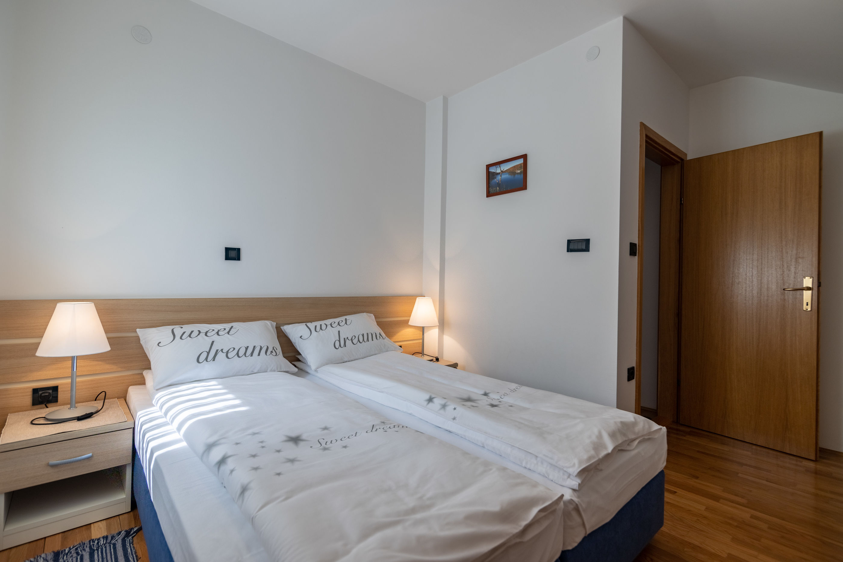 Apartments and Room Robert 80821-A1