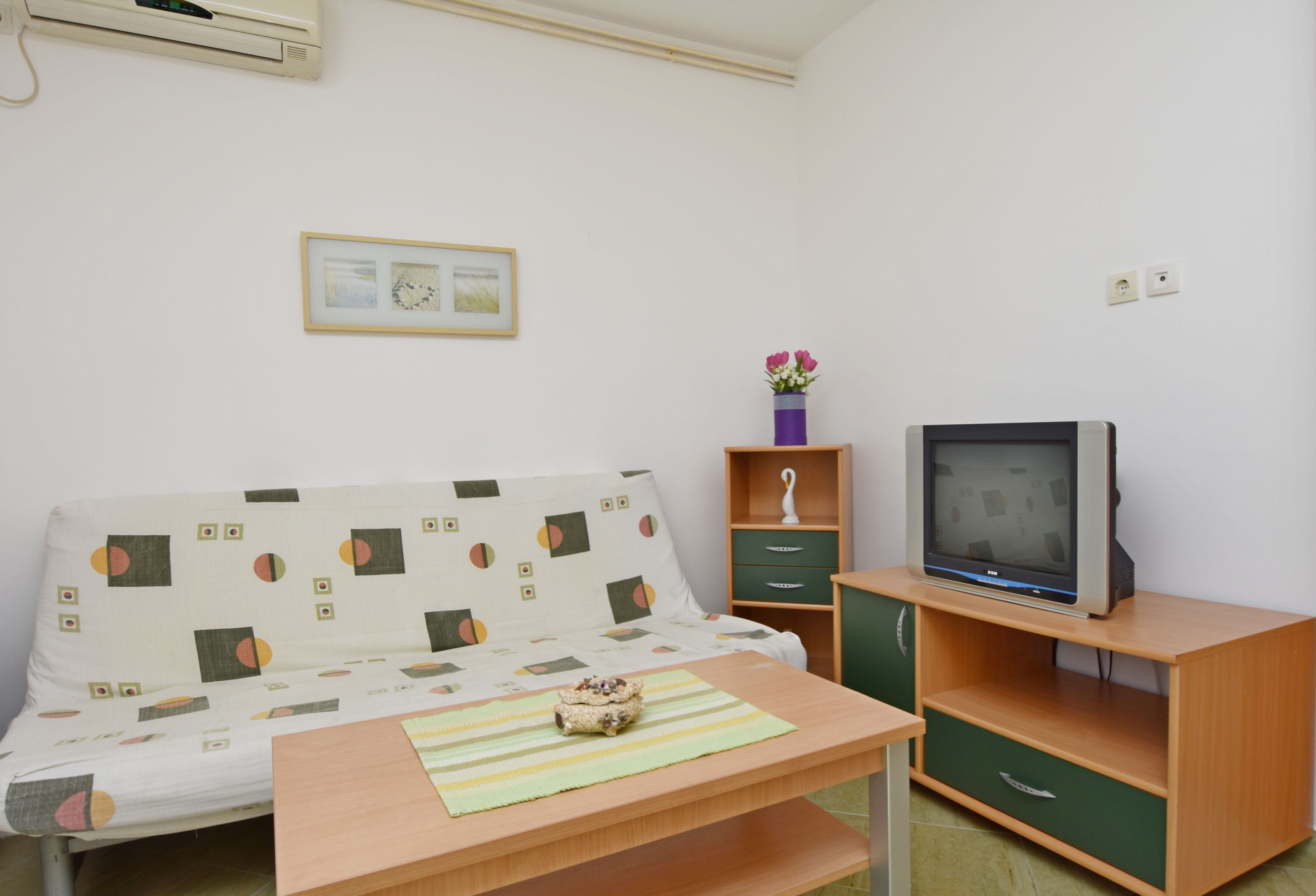 Apartments and Rooms Iva 61261-A1