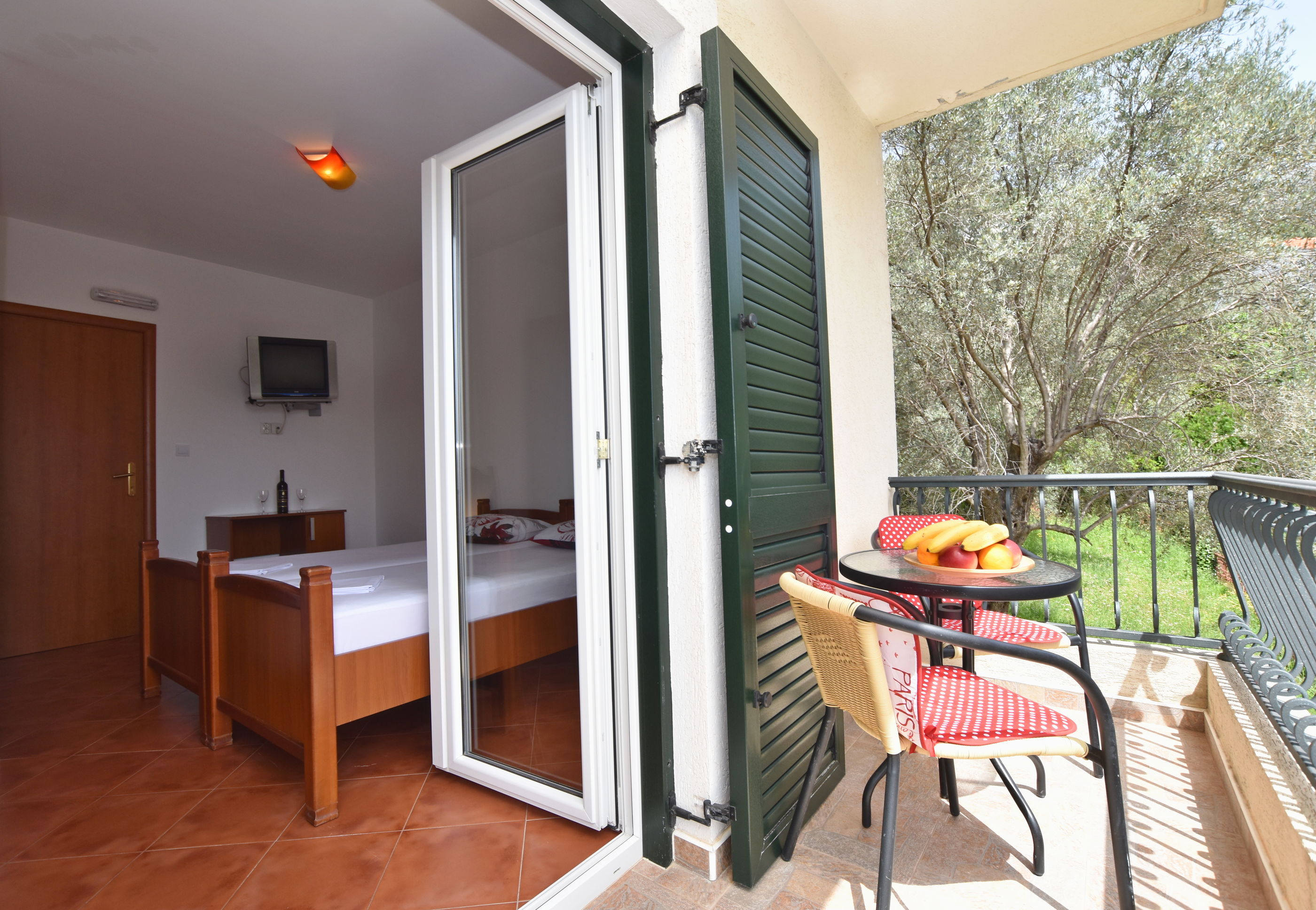 Apartments and Rooms Iva 61261-S1