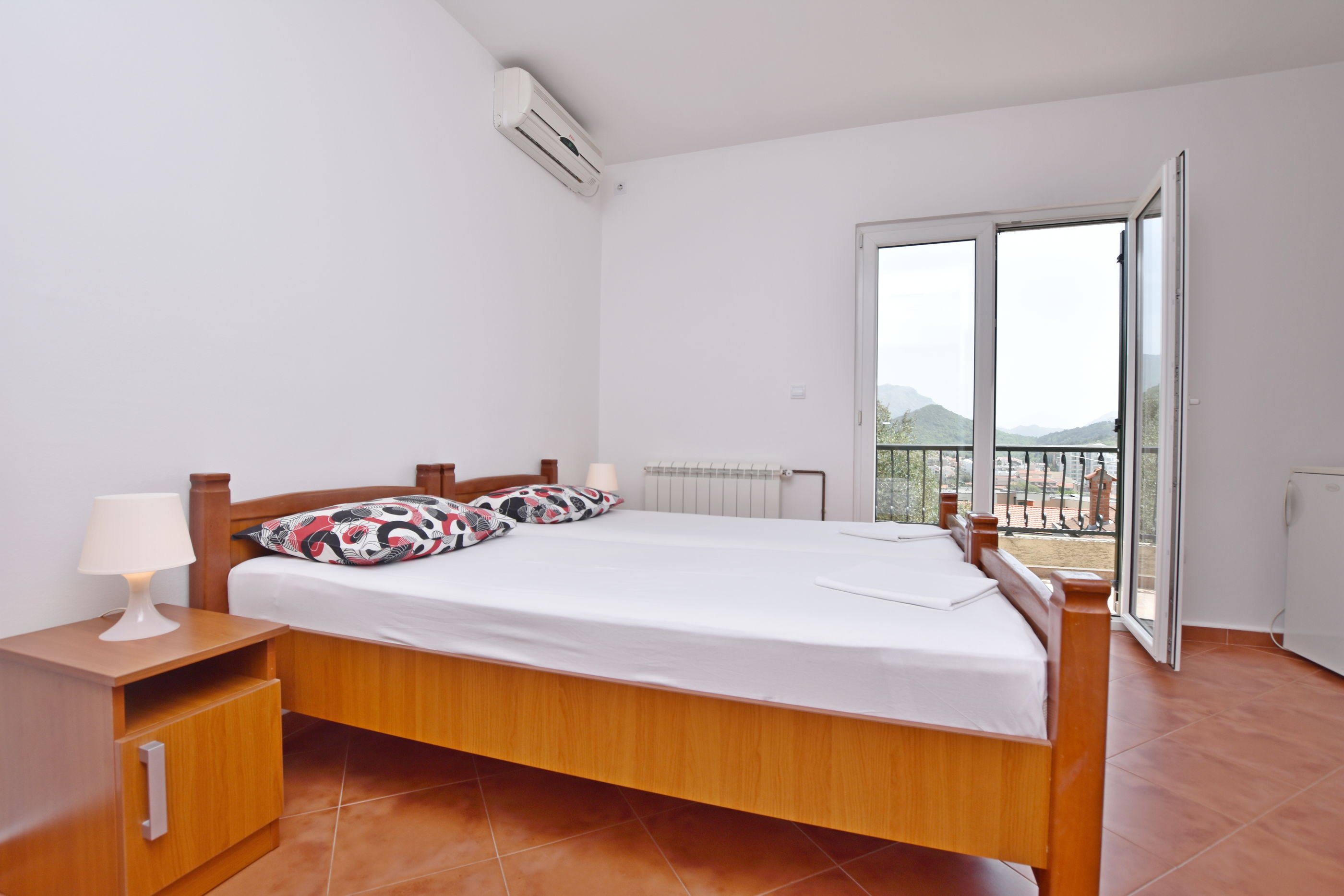 Apartments and Rooms Iva 61261-S2