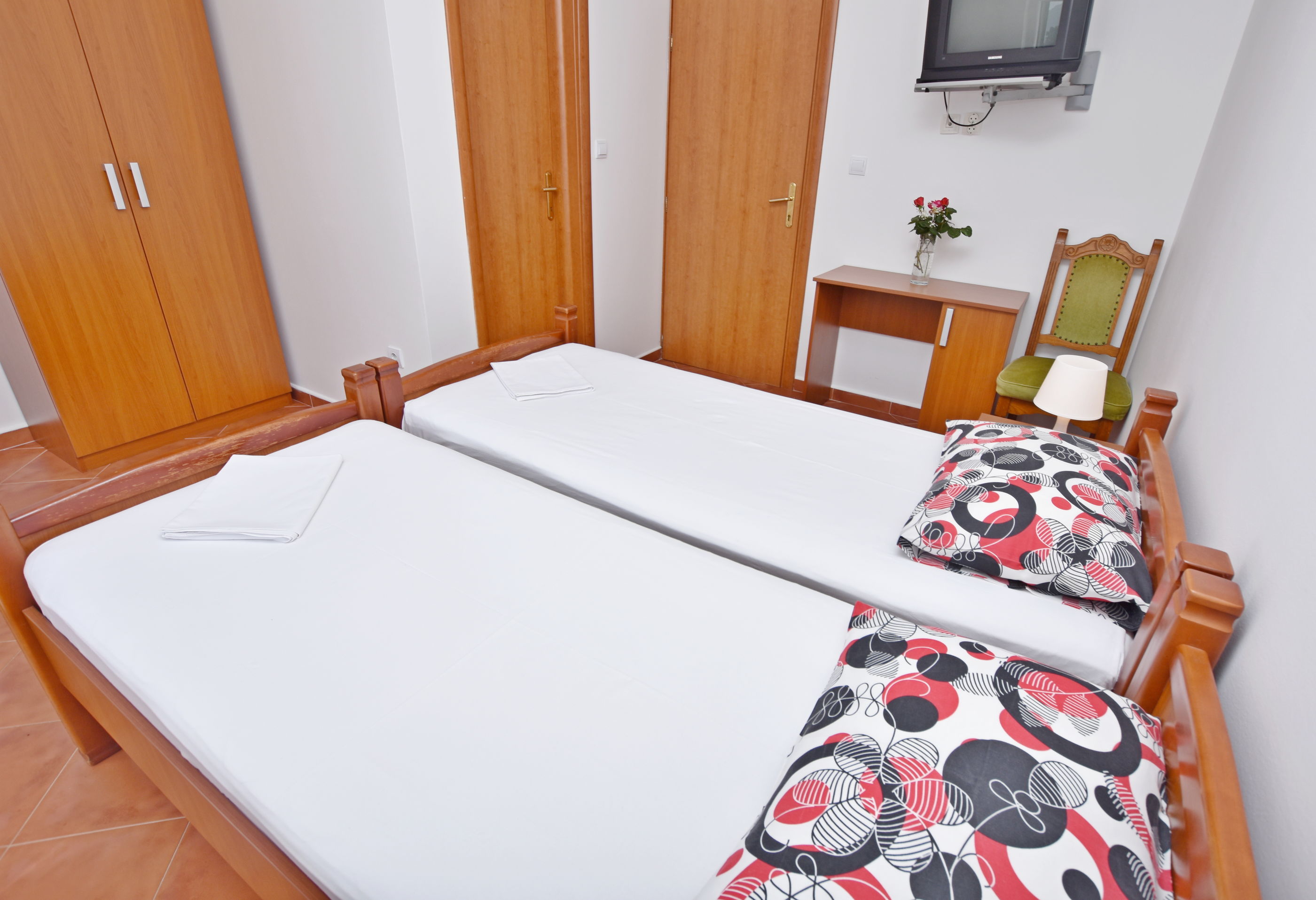 Apartments and Rooms Iva 61261-S2