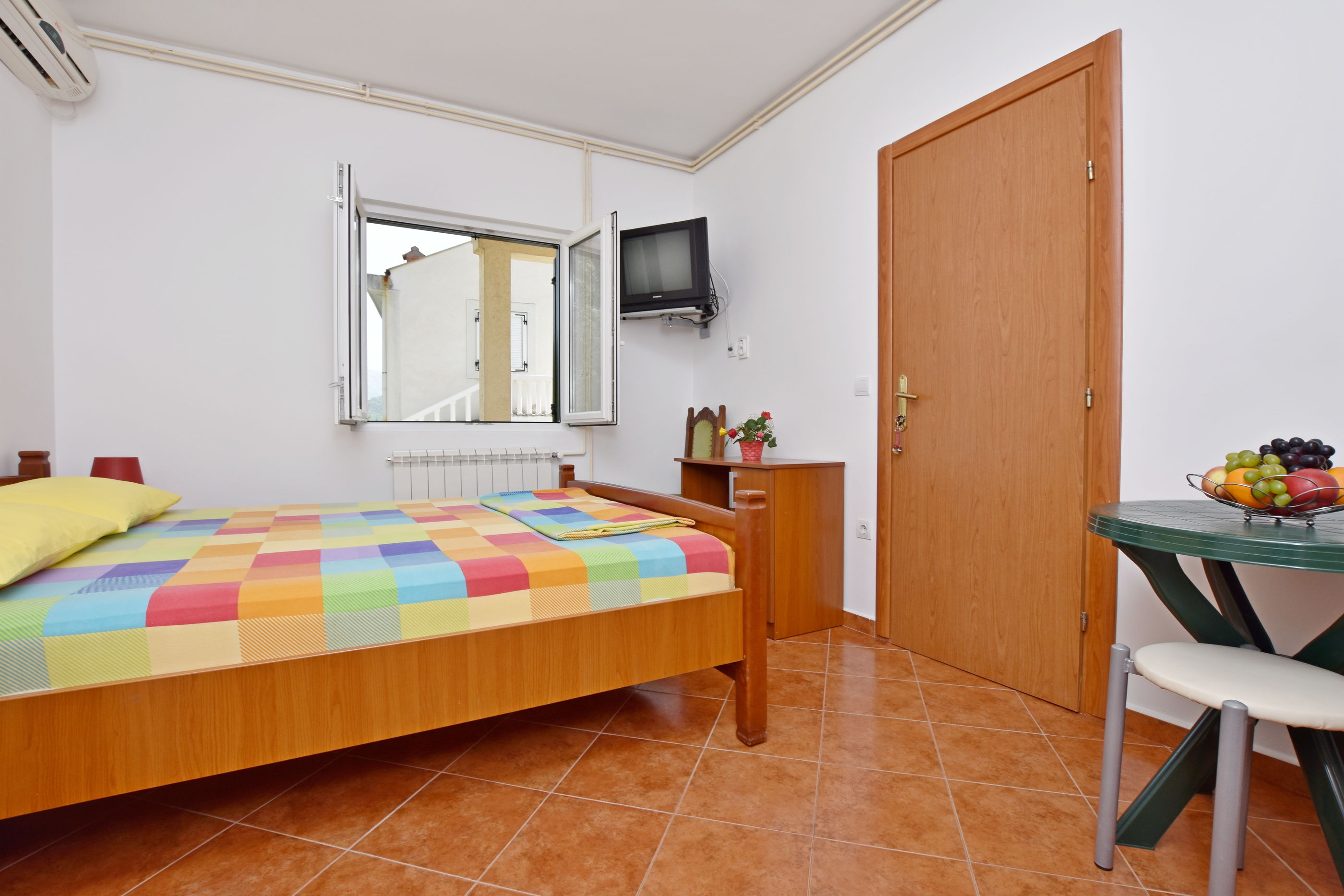 Apartments and Rooms Iva 61261-A2