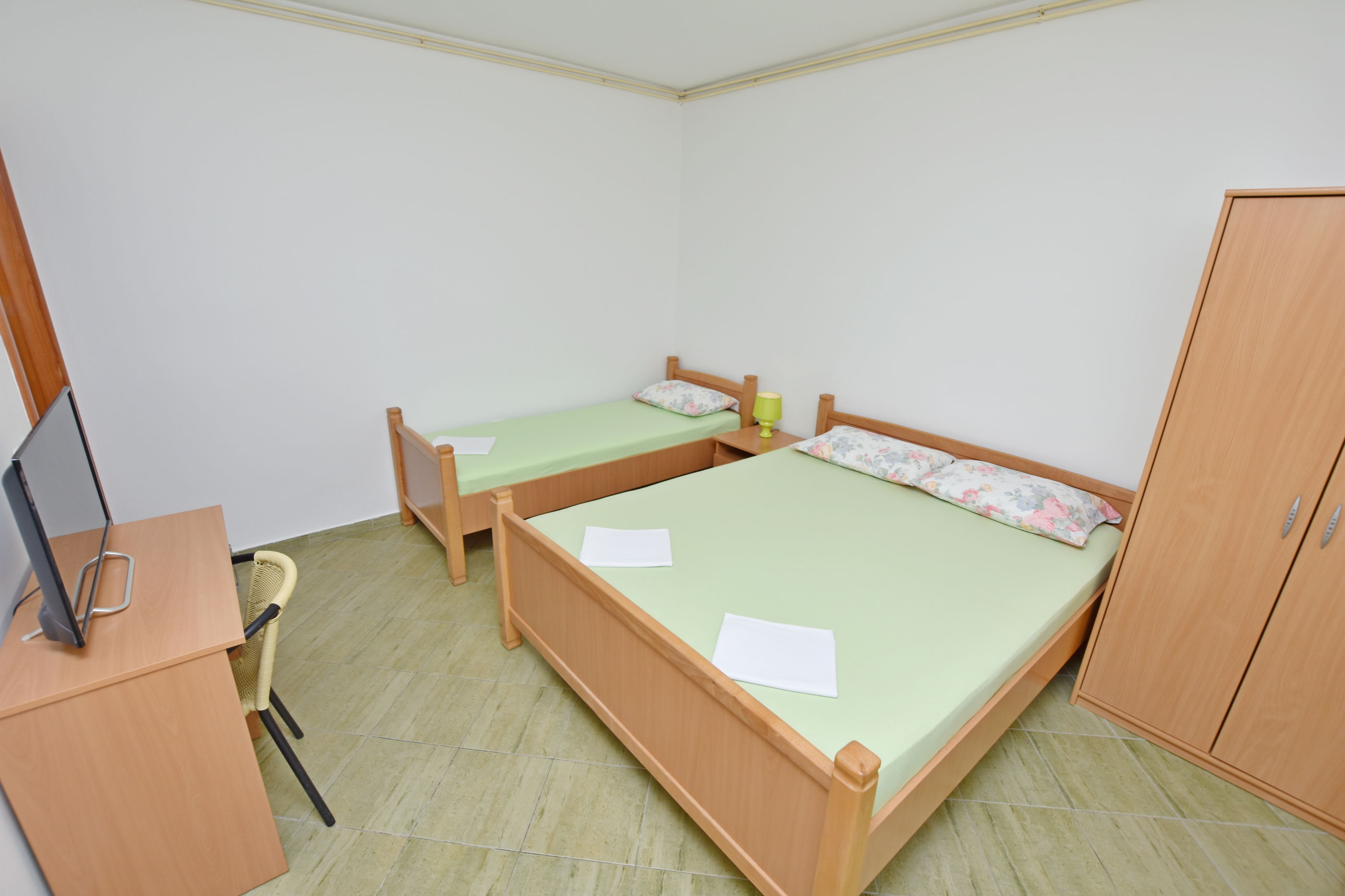 Apartments and Rooms Iva 61261-A4