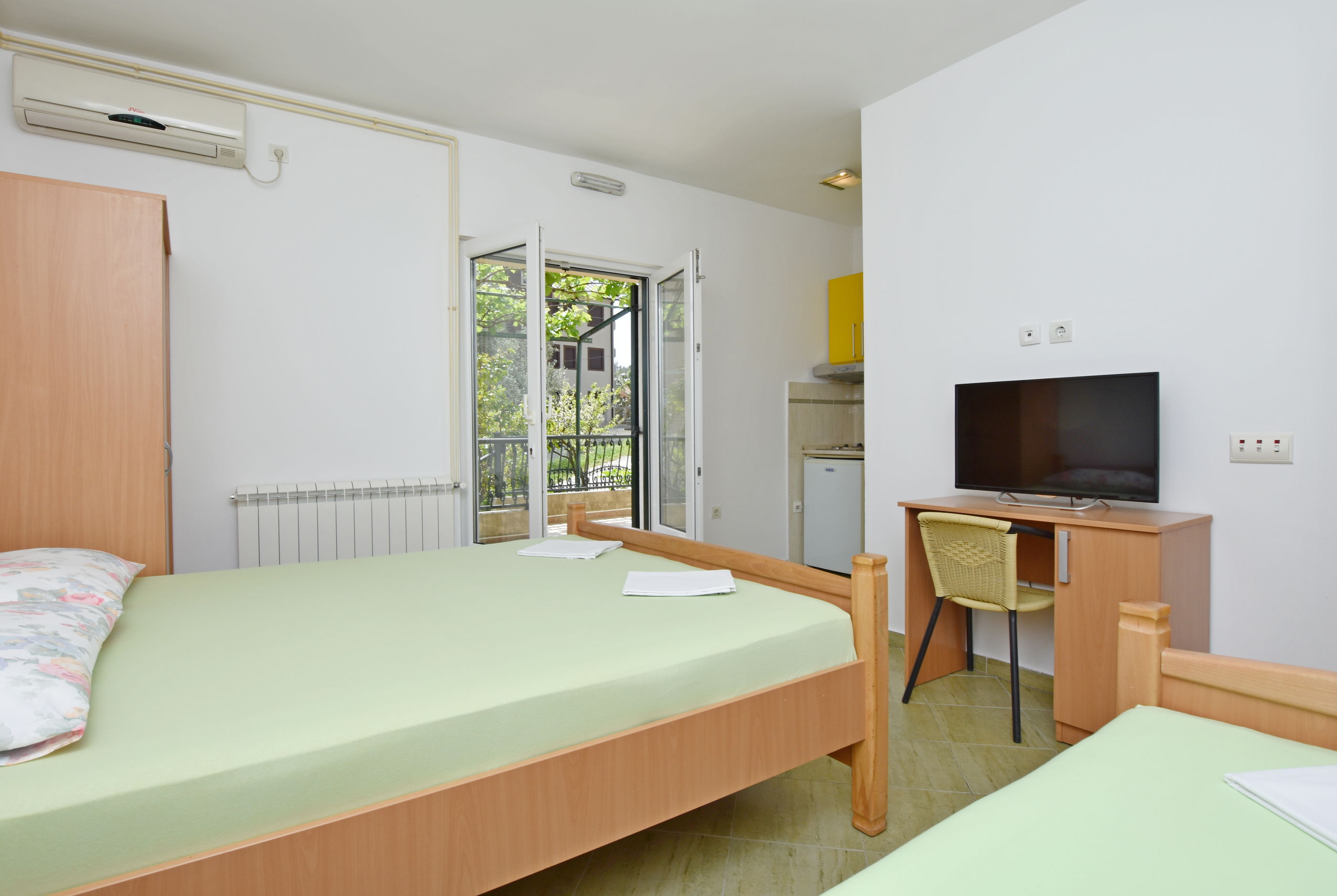 Apartments and Rooms Iva 61261-A4