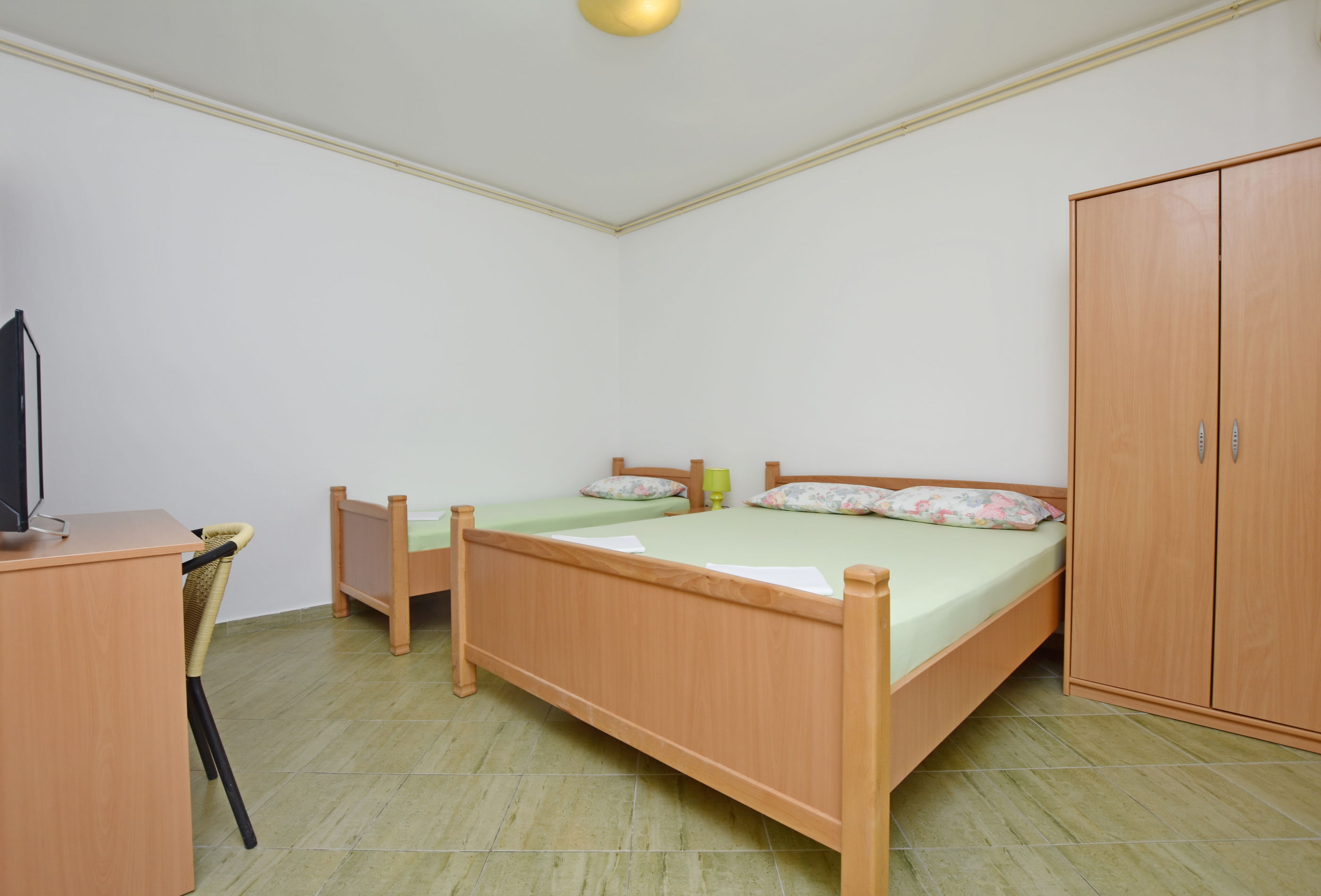 Apartments and Rooms Iva 61261-A4