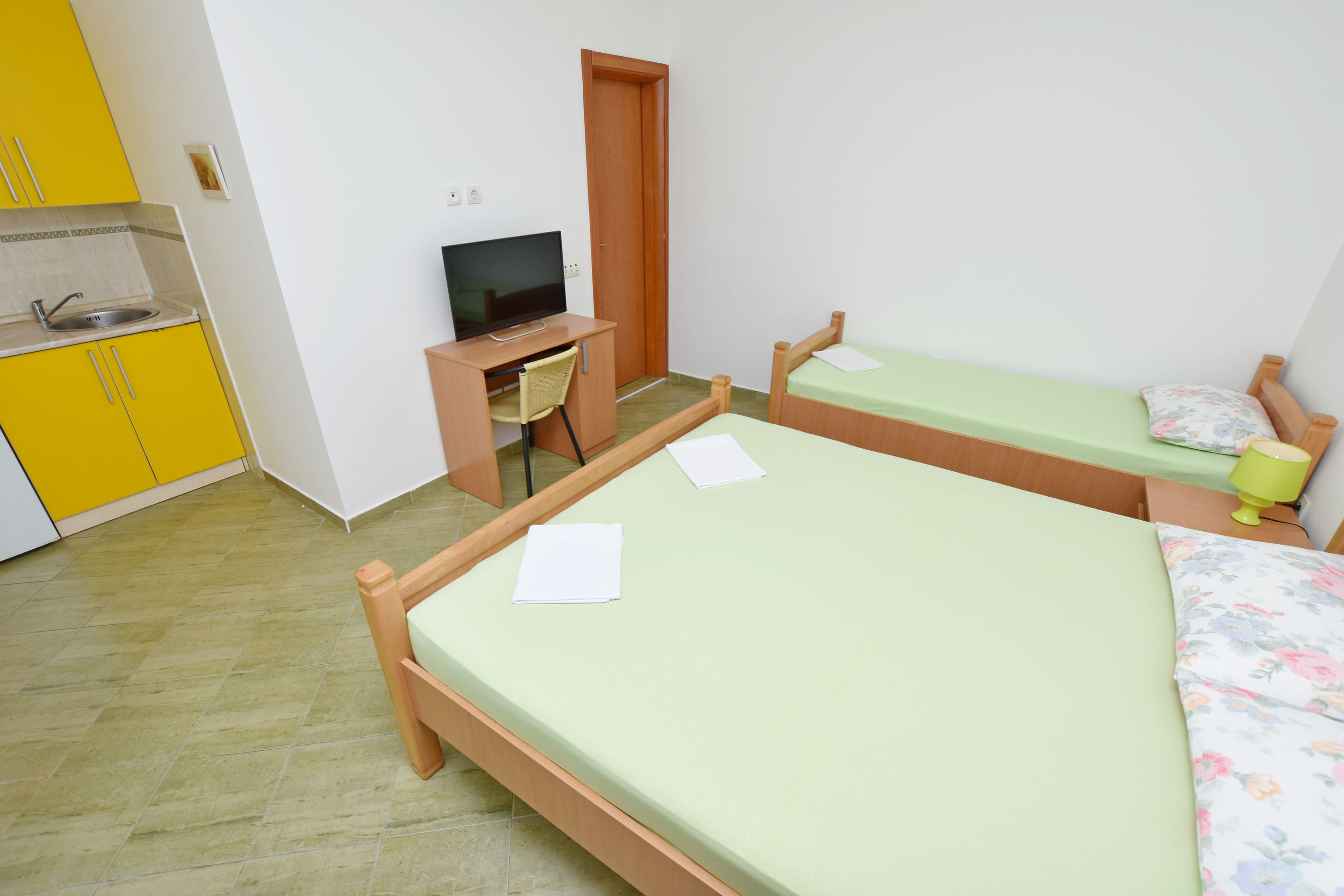 Apartments and Rooms Iva 61261-A4