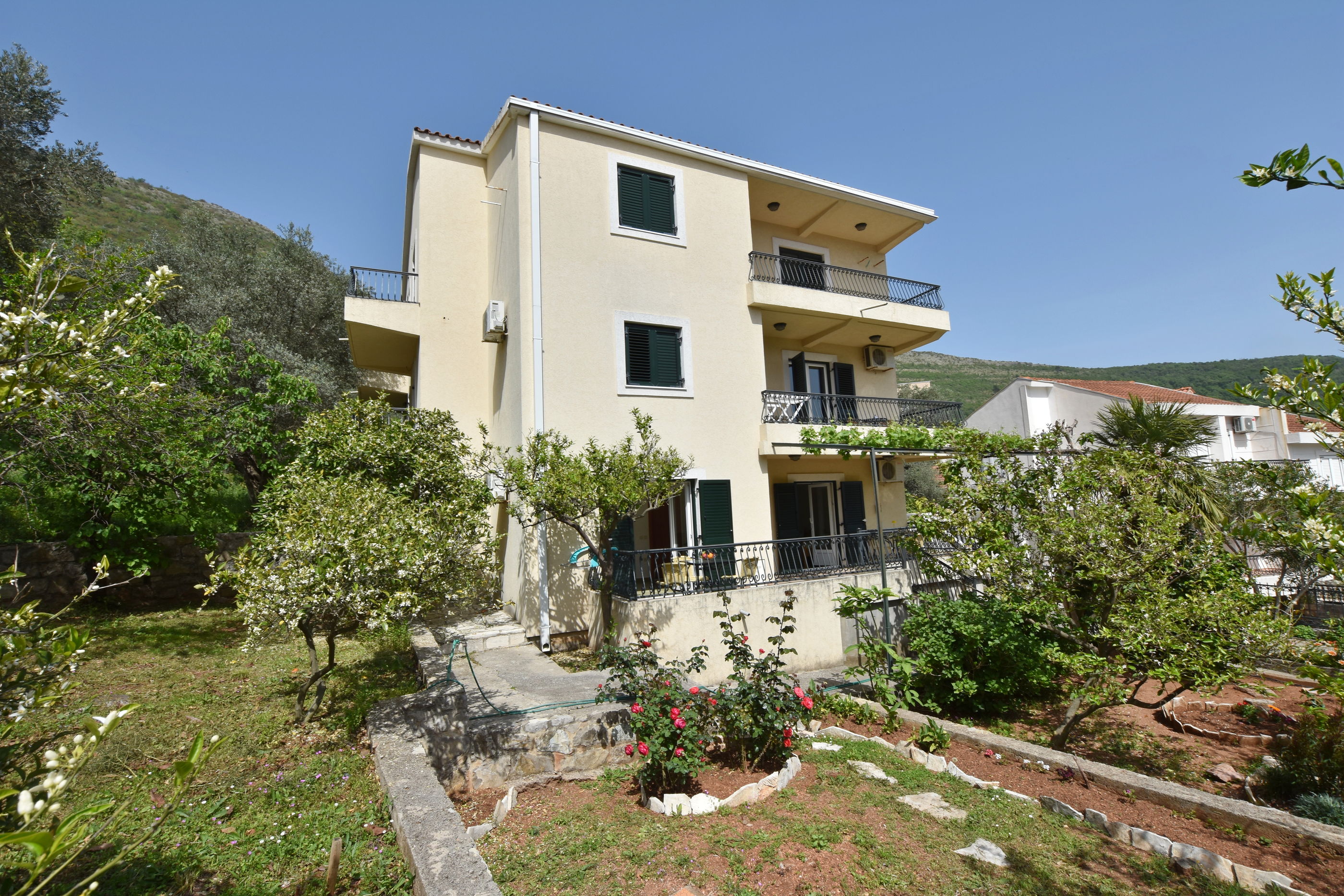 Apartments and Rooms Iva 61261-A2