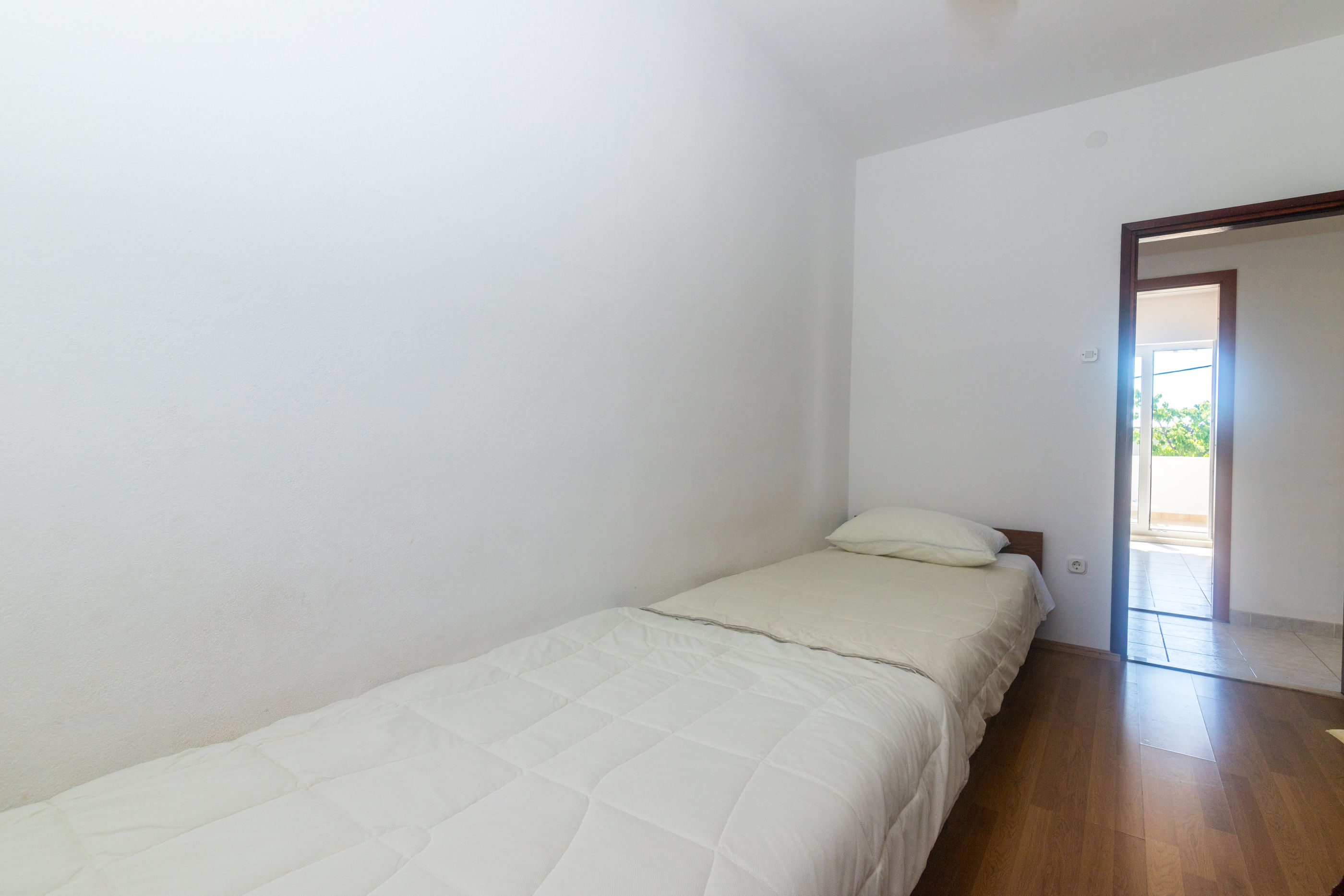 Apartments Vinka 38131-A1