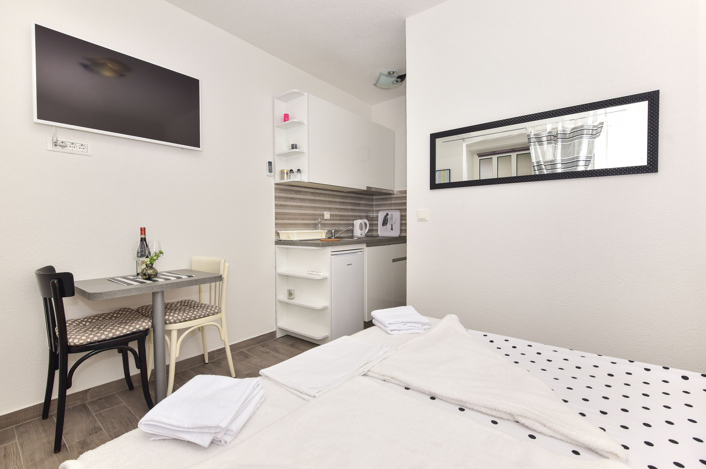 Apartments Bernarda 66331-A1