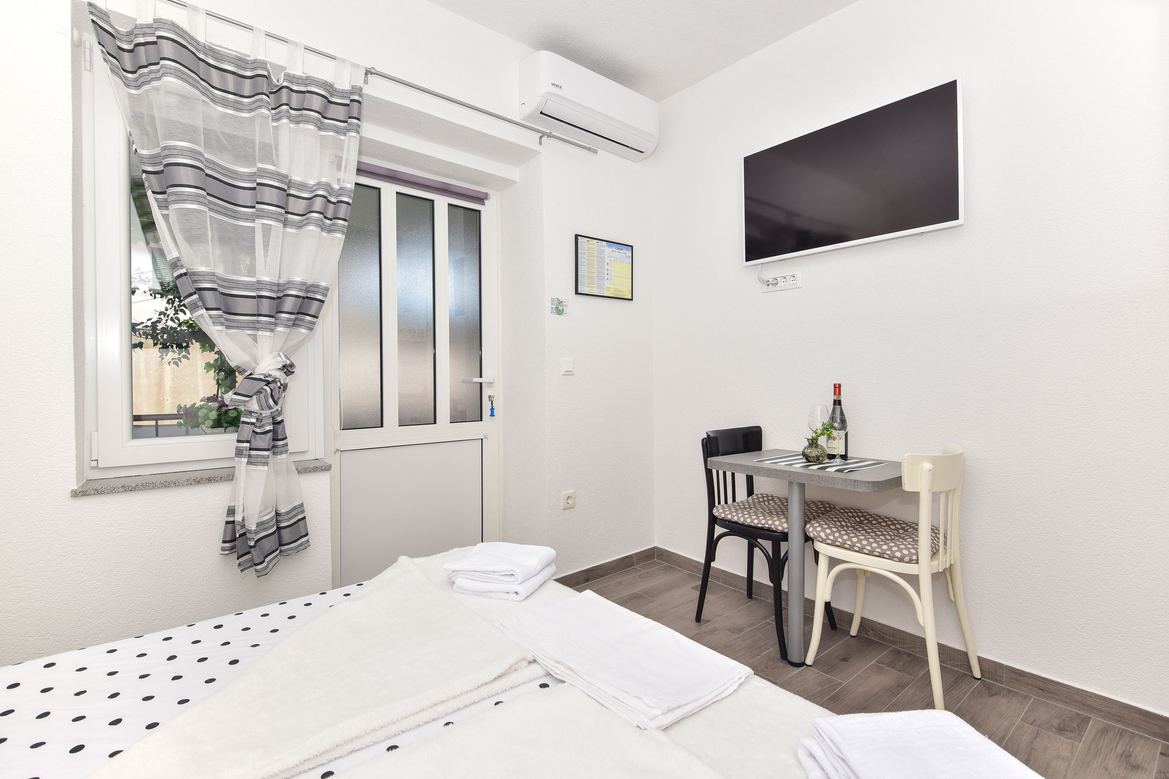 Apartments Bernarda 66331-A1