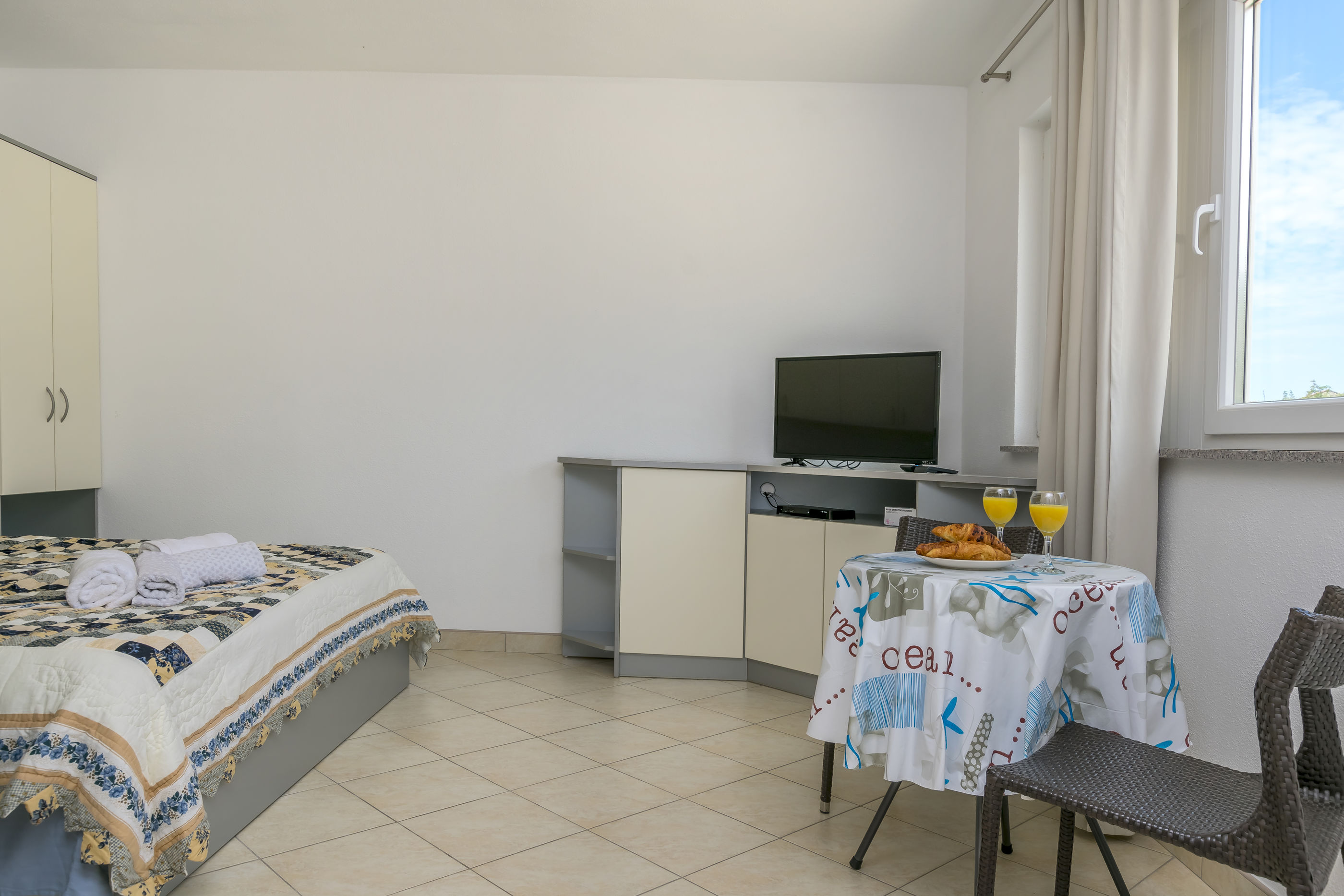 Apartments Villa J i M by the sea 64461-A1