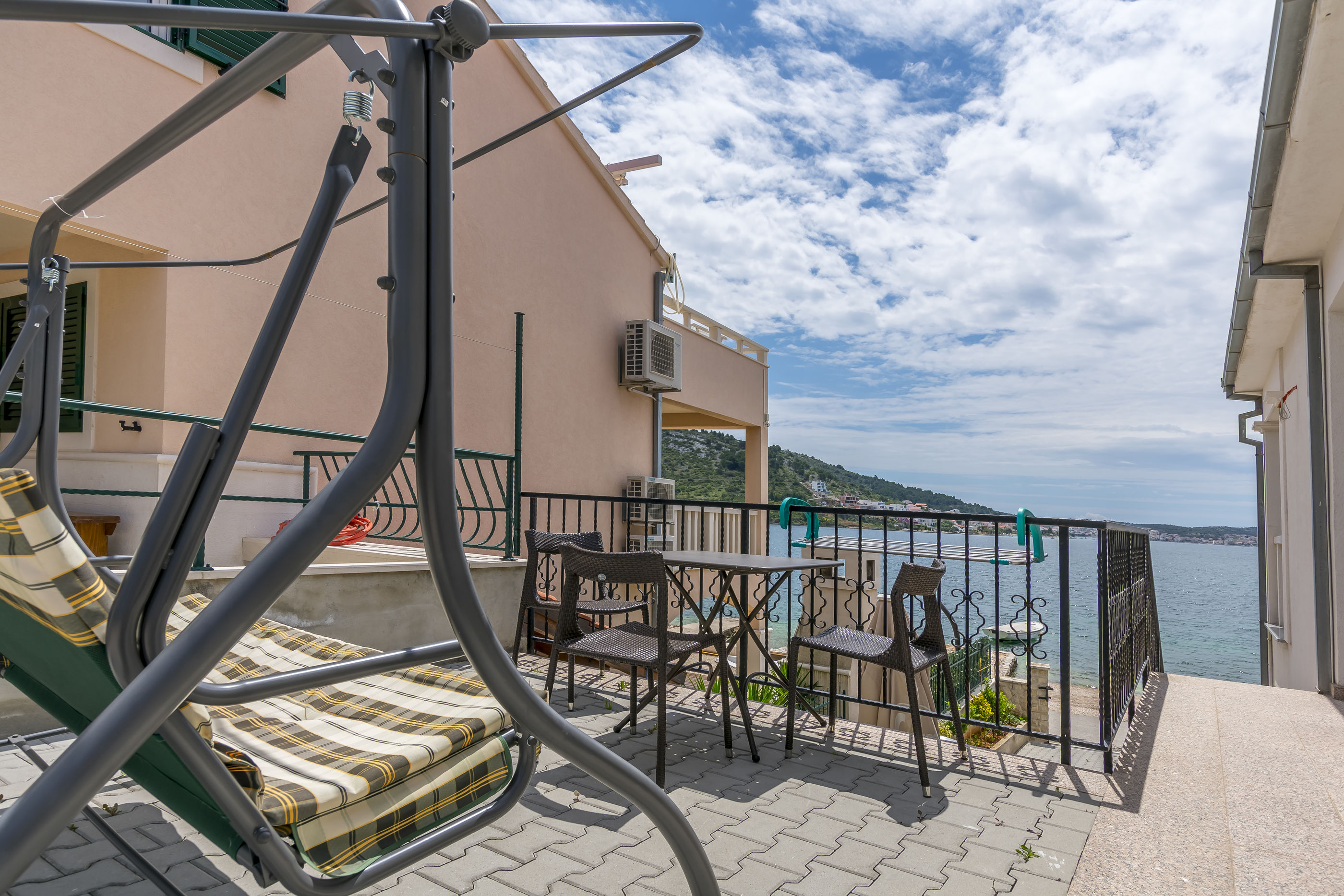 Apartments Villa J i M by the sea 64461-A1