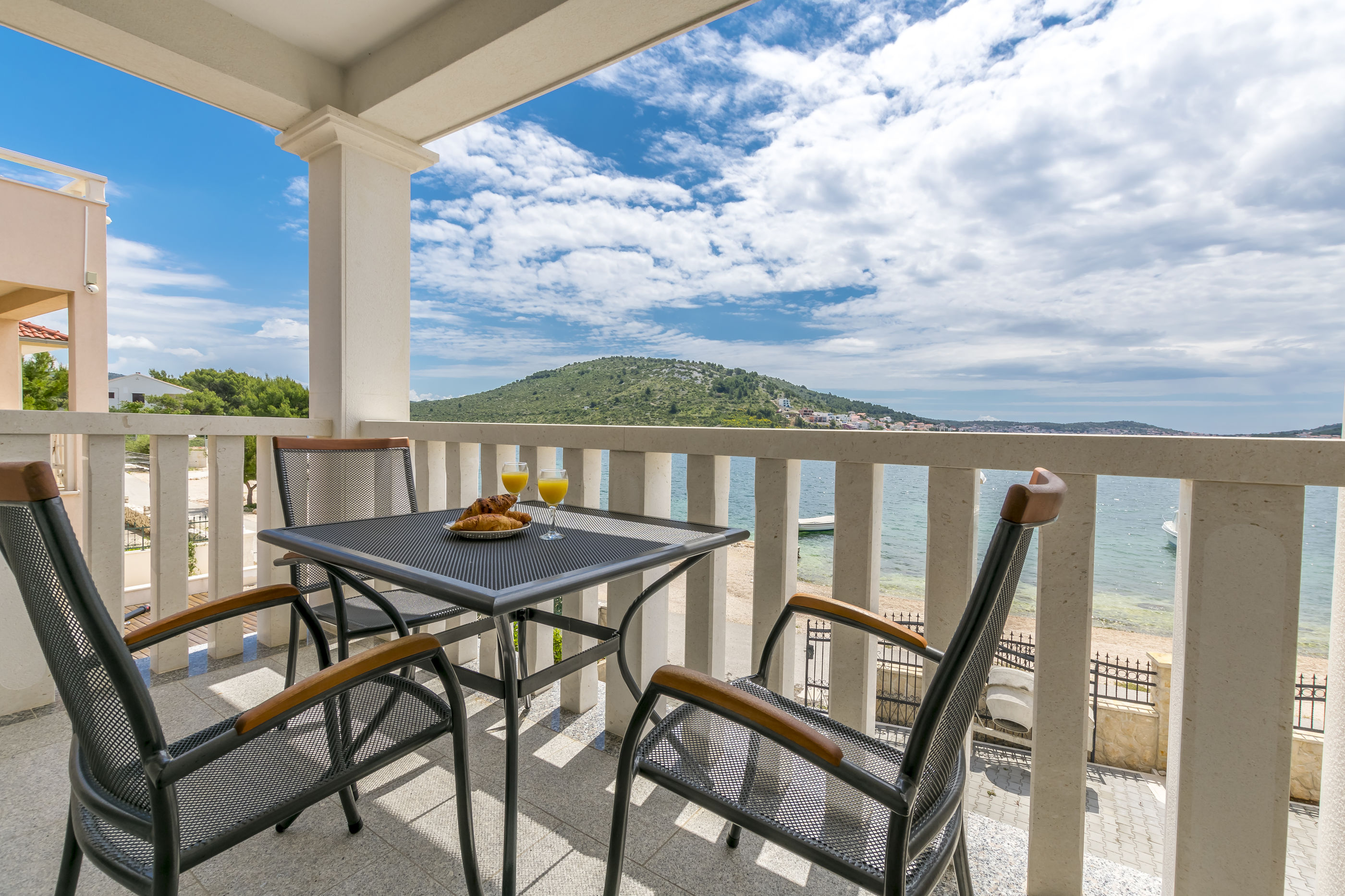 Apartments Villa J i M by the sea 64461-A2