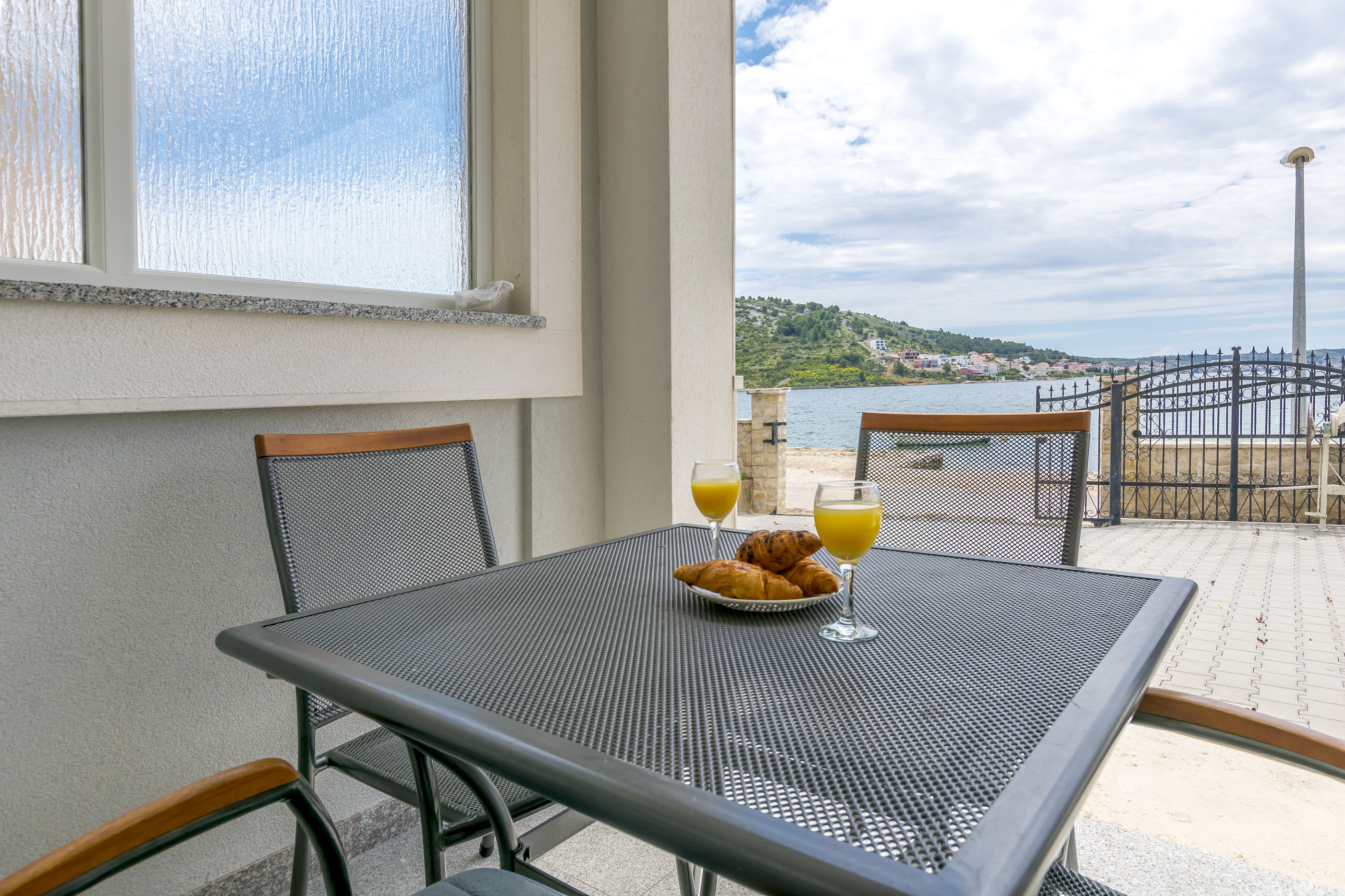 Apartments Villa J i M by the sea 64461-A3