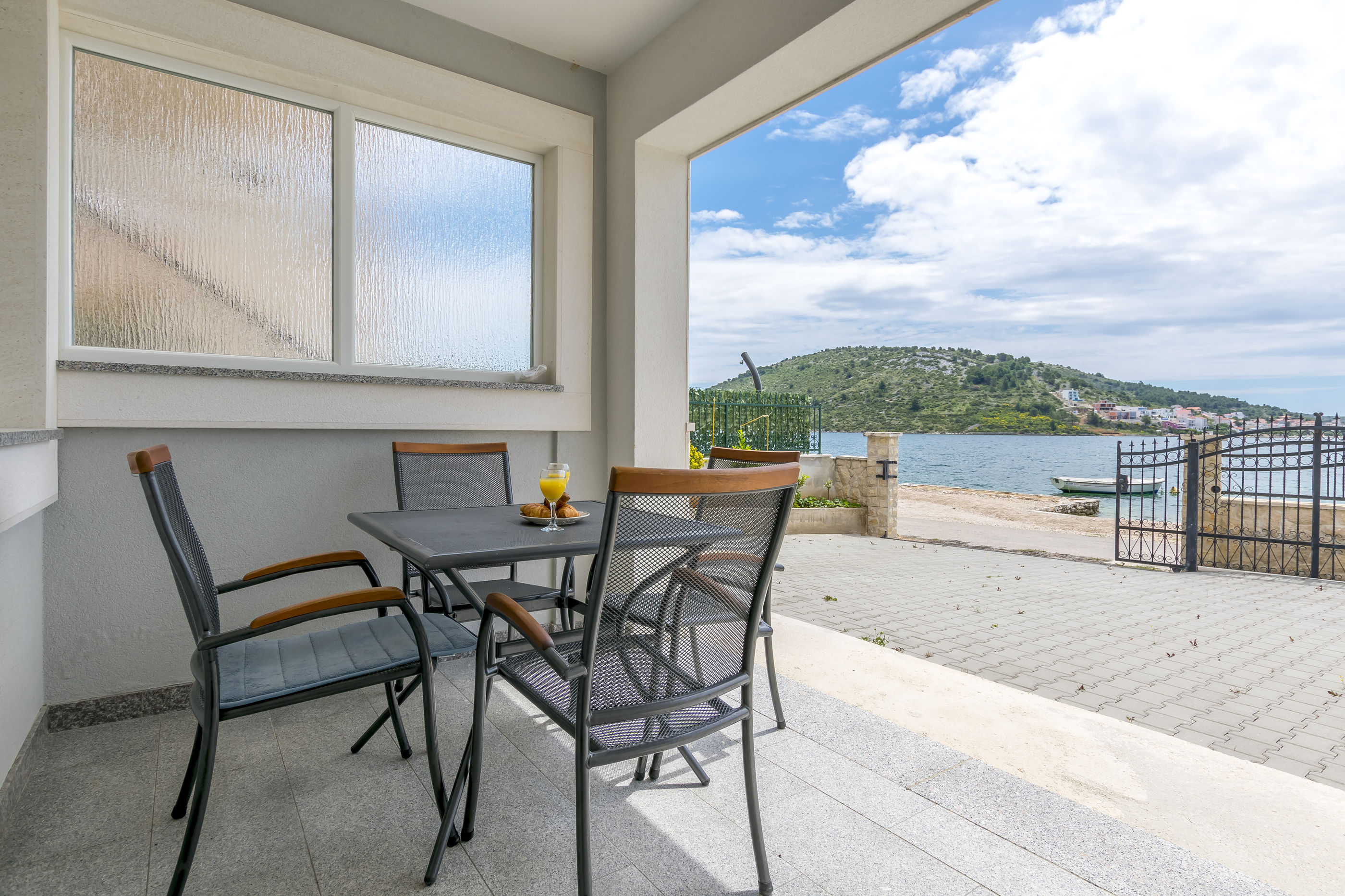 Apartments Villa J i M by the sea 64461-A3