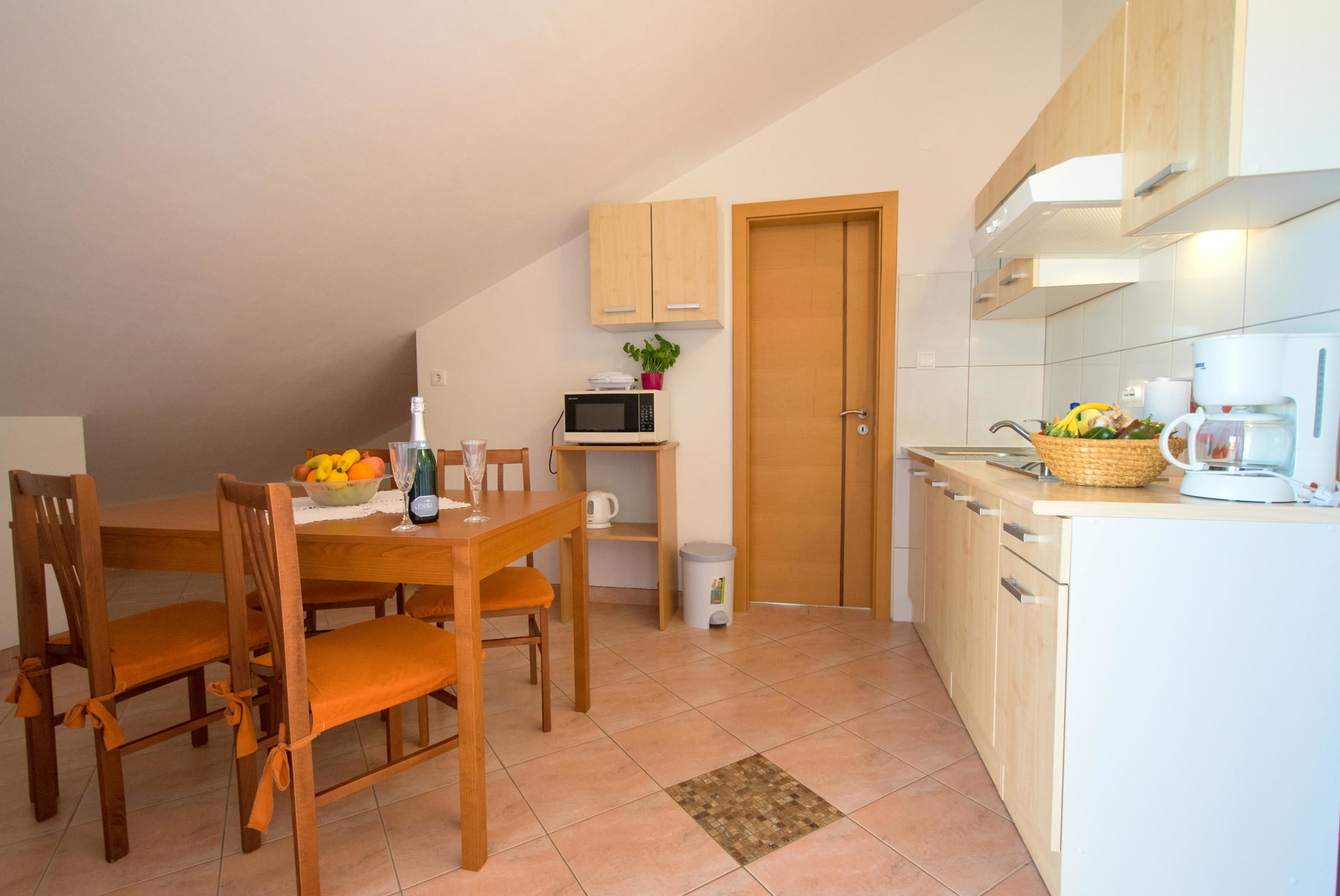 Apartments Mladenka 62176-A8