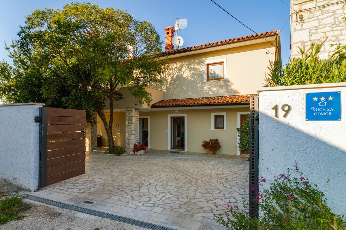 Villa Agneza 74069-K1