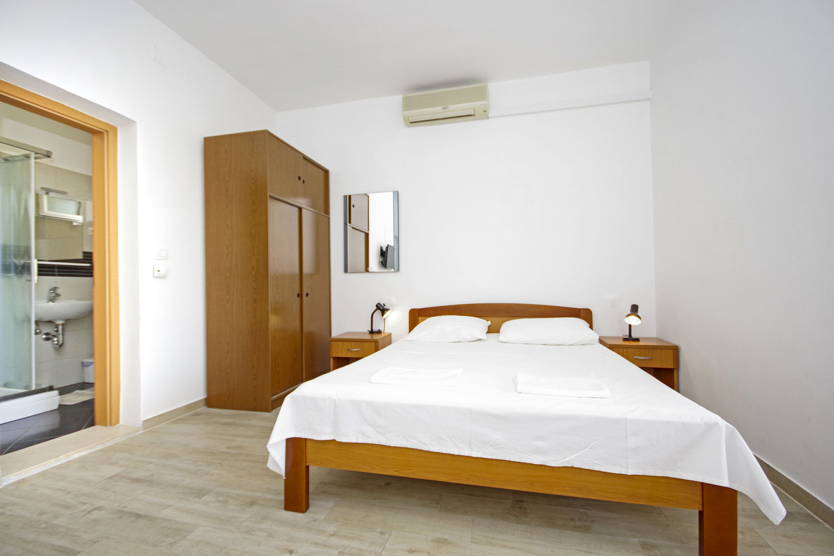 Apartments Slobodanka 36121-A2
