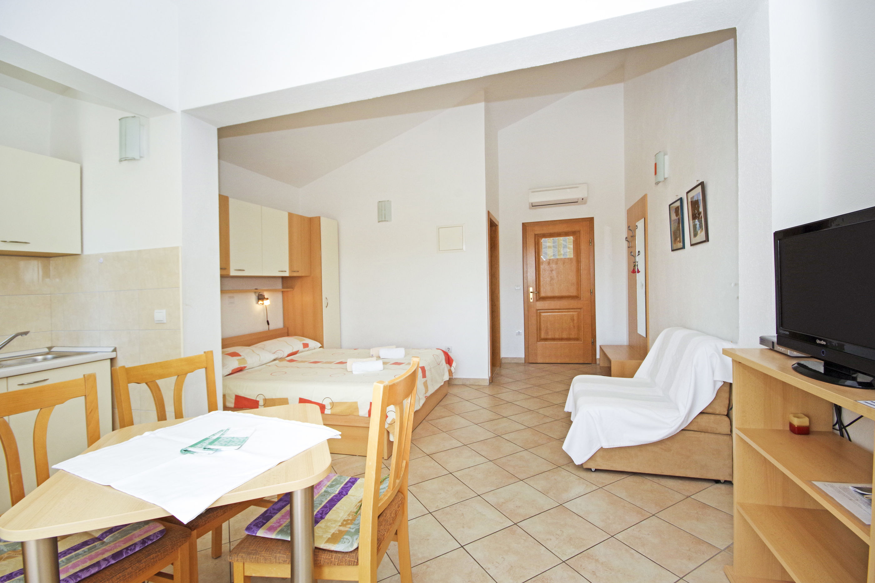 Apartments Slobodanka 36121-A6