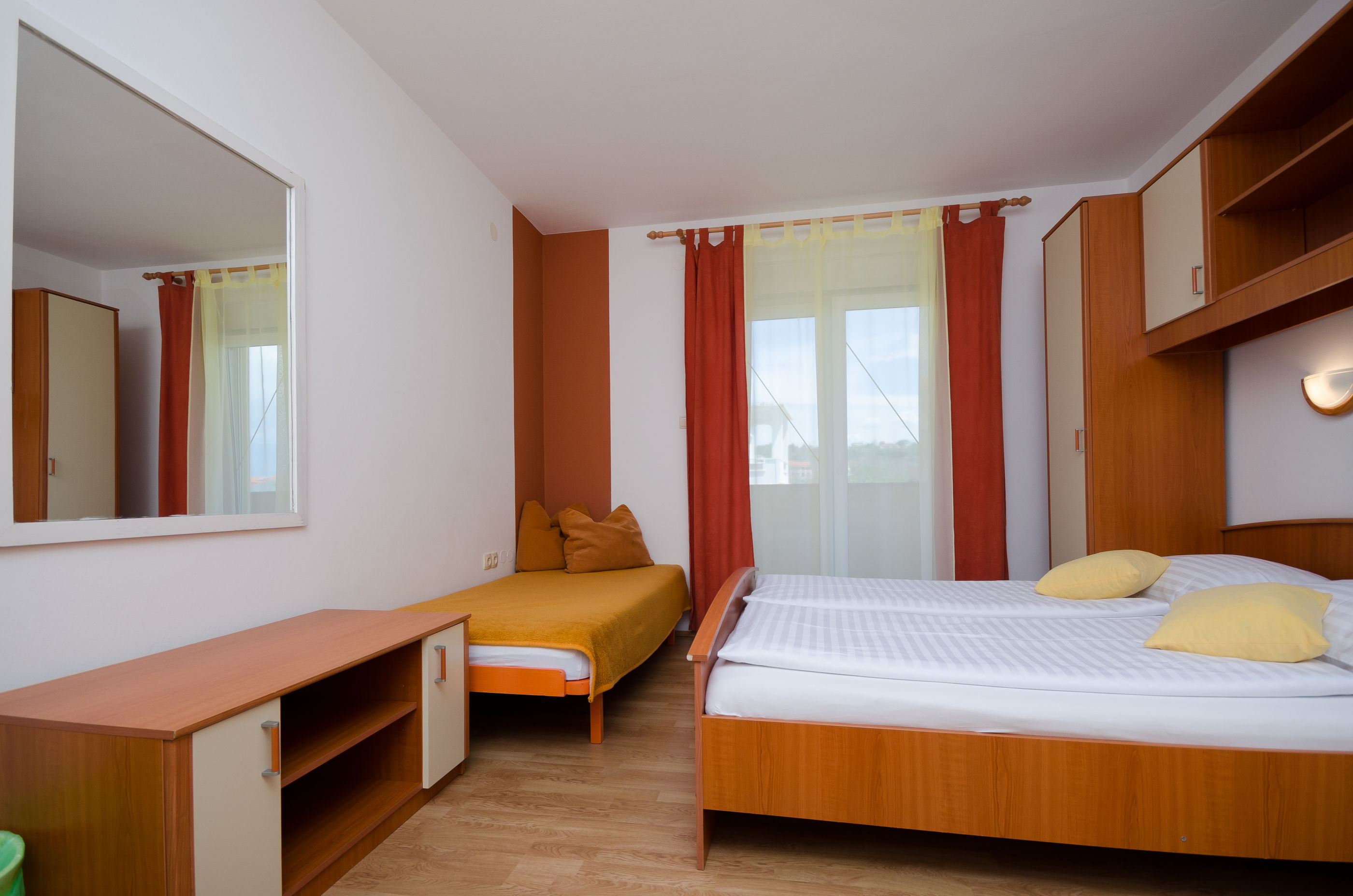 Apartments Mirjana 86911-A3