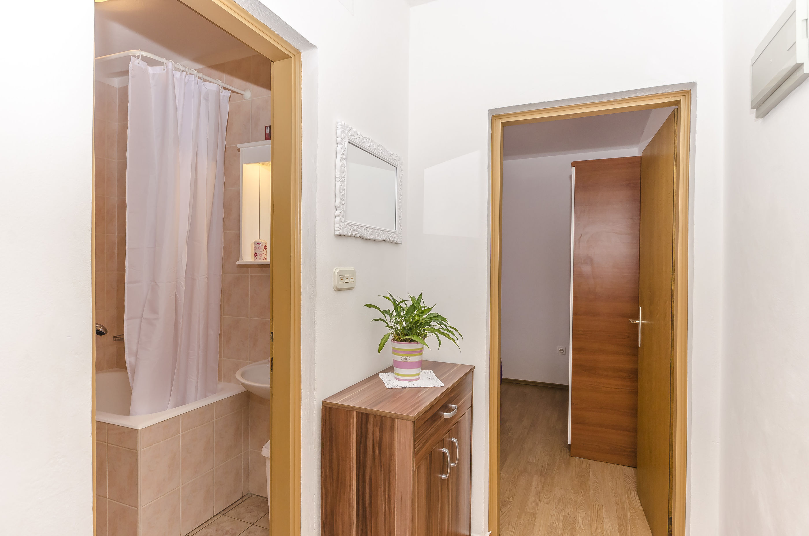 Apartments Bella Vista 67571-A1
