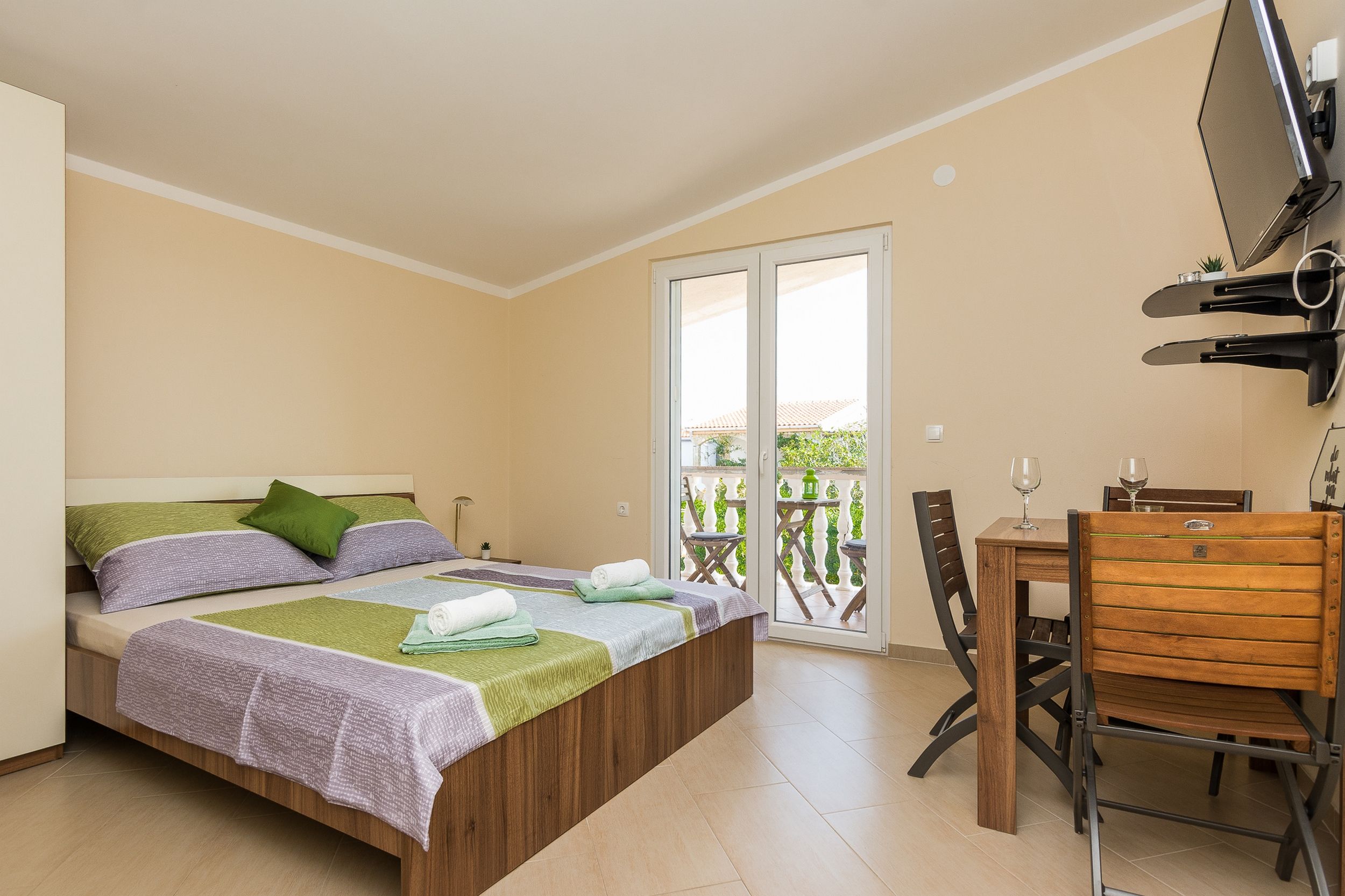 Apartments Bobeta 17724-A3