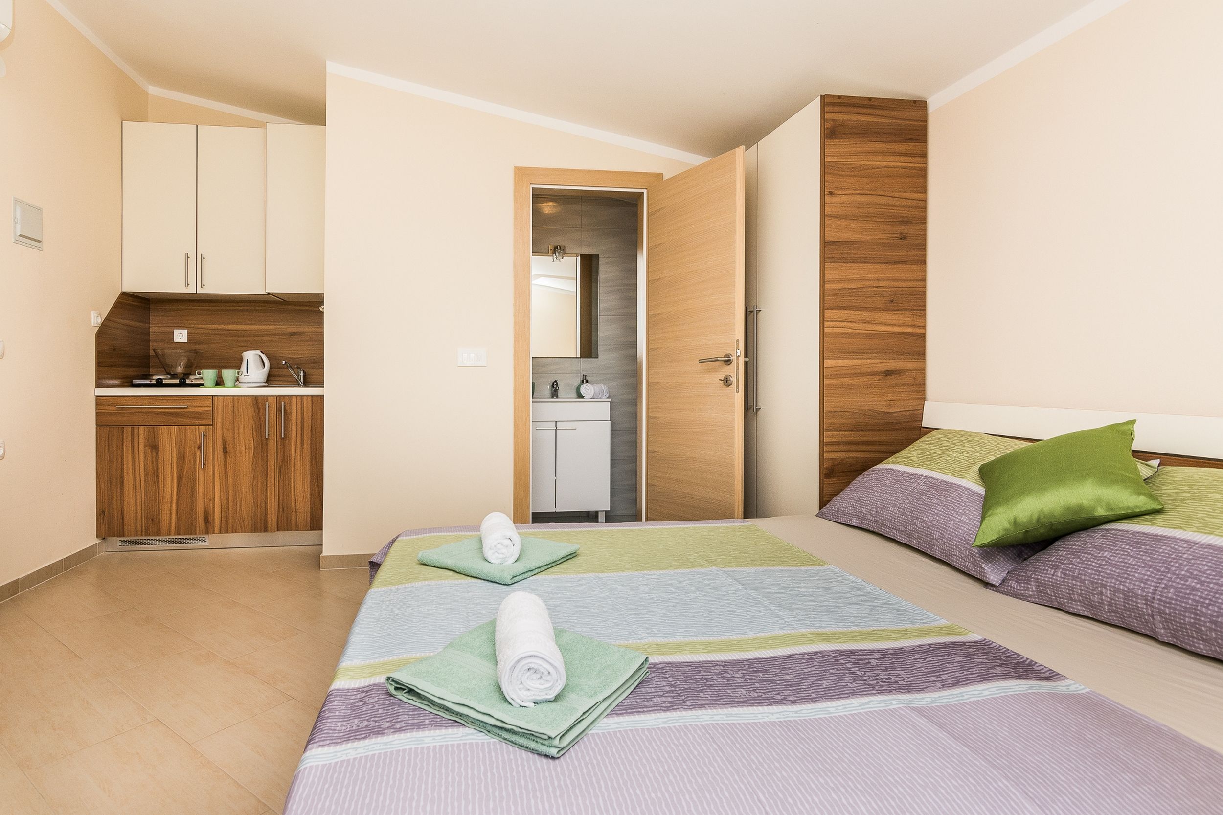 Apartments Bobeta 17724-A3