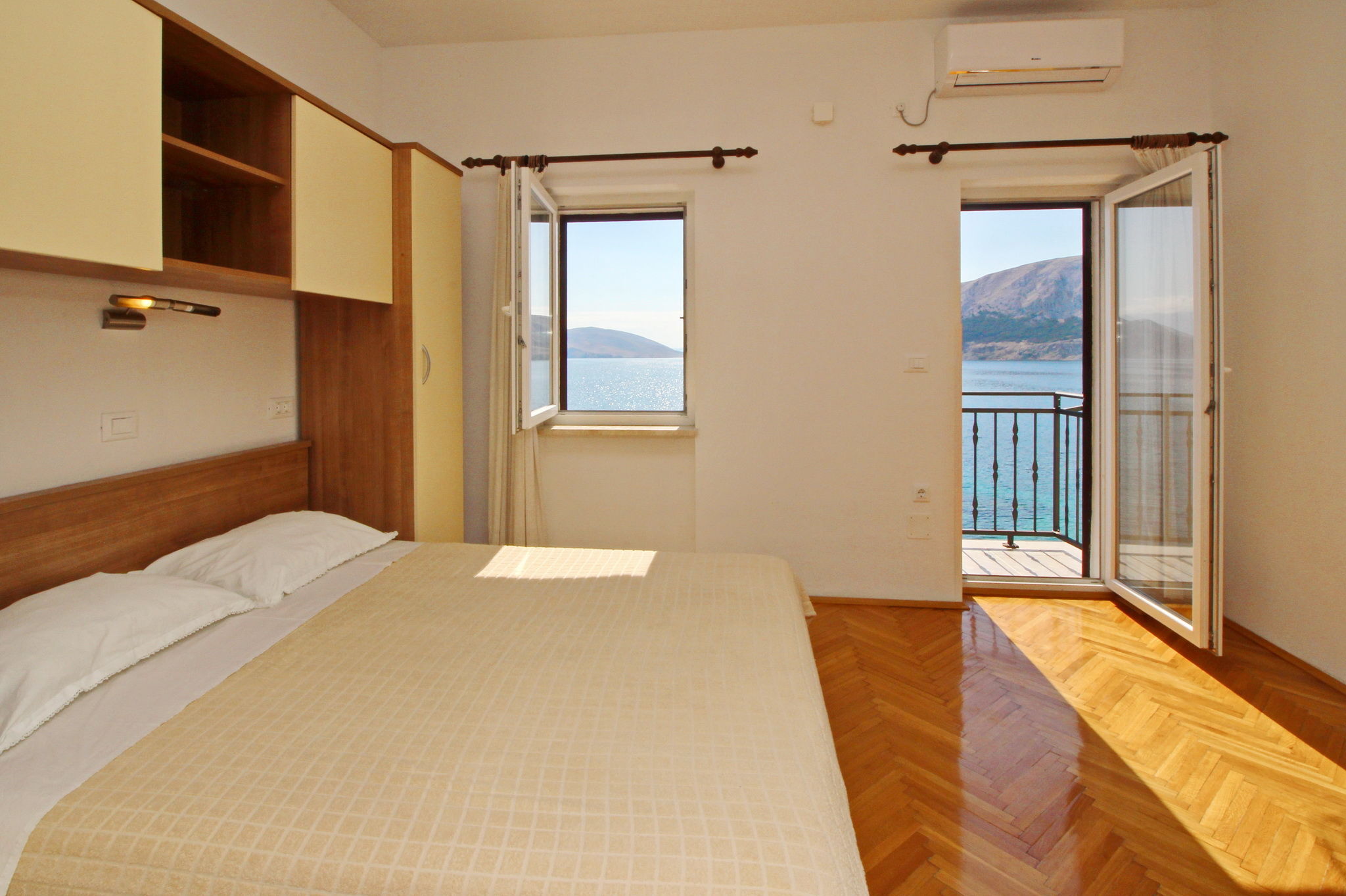 Apartment BARBALIC MIHOVIL 69025-A1