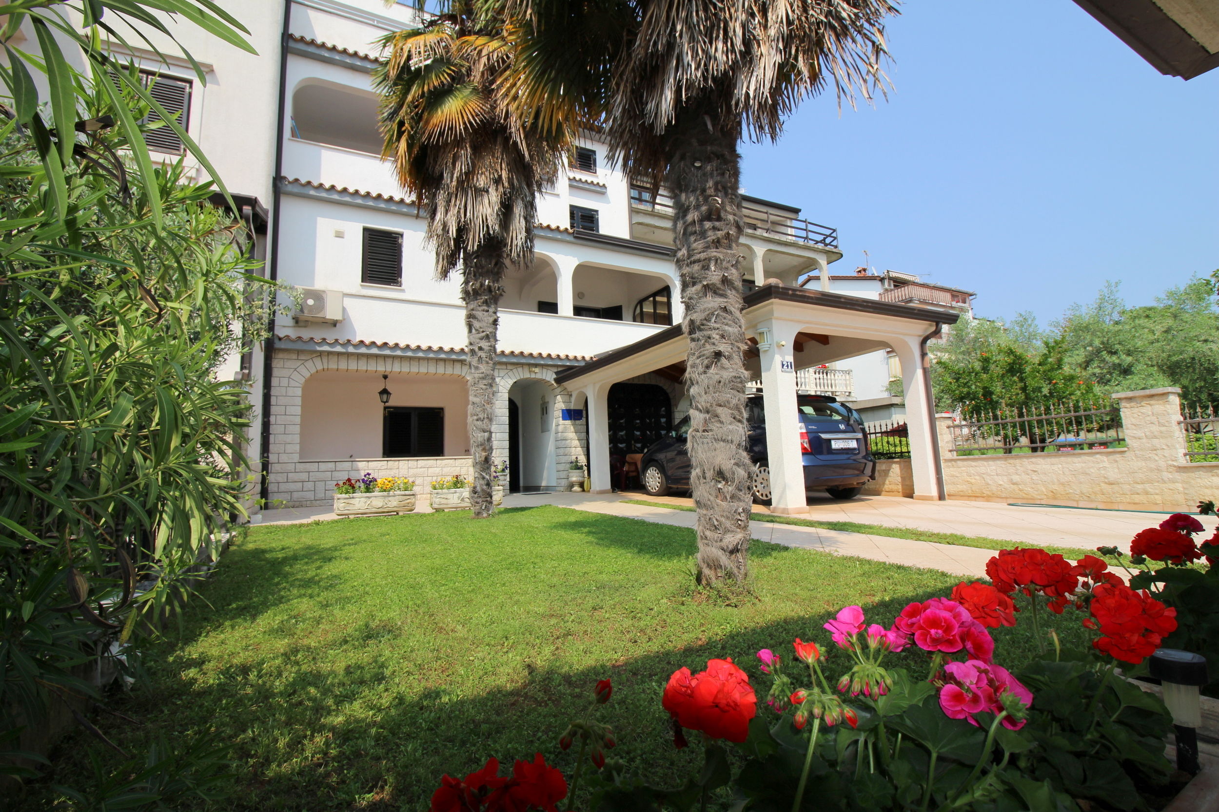 Apartments Vista 15502-A2