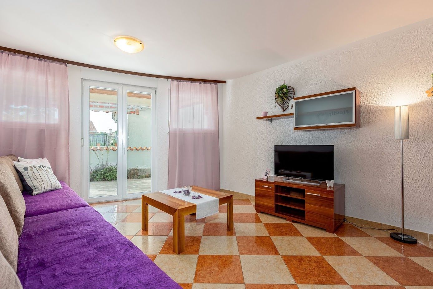 Apartments Tommy 74711-A2