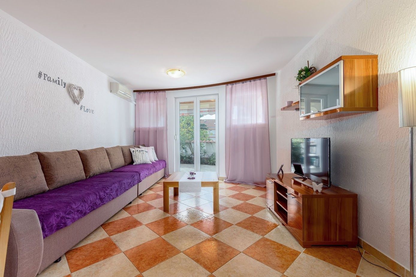 Apartments Tommy 74711-A2