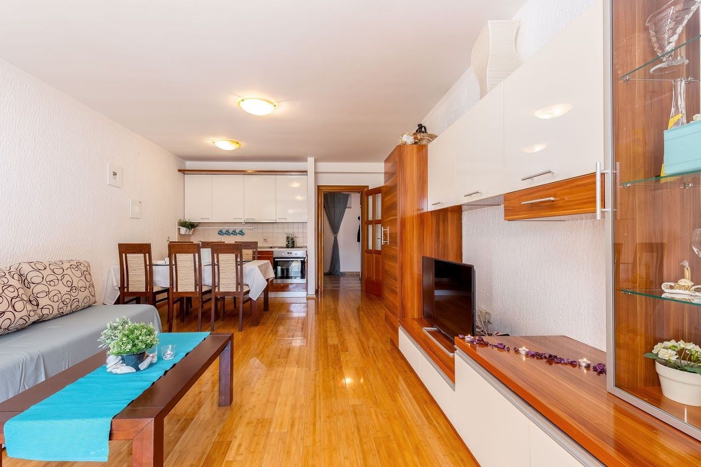 Apartments Tommy 74711-A3