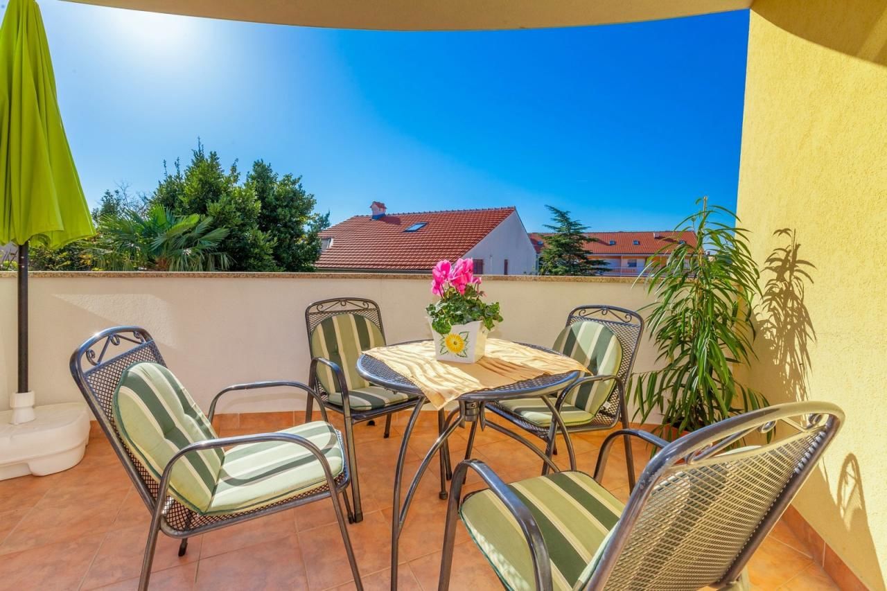 Apartments Tommy Com 74751-A1