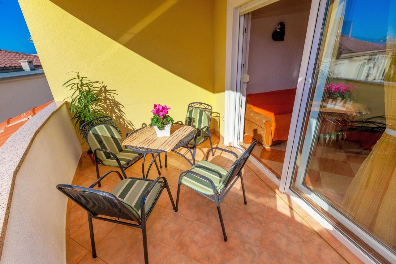 Apartments Tommy Com 74751-A1