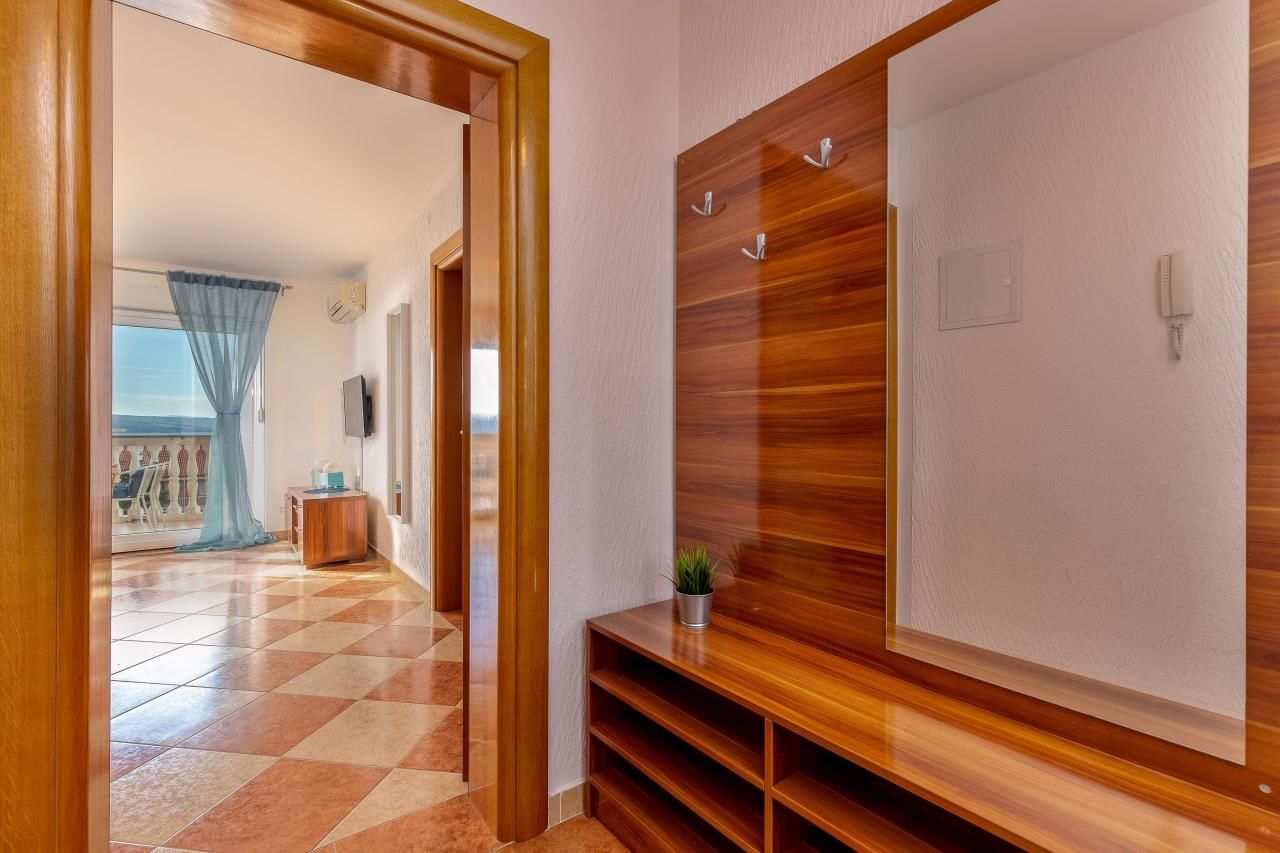 Apartments Tommy Com 74751-A1