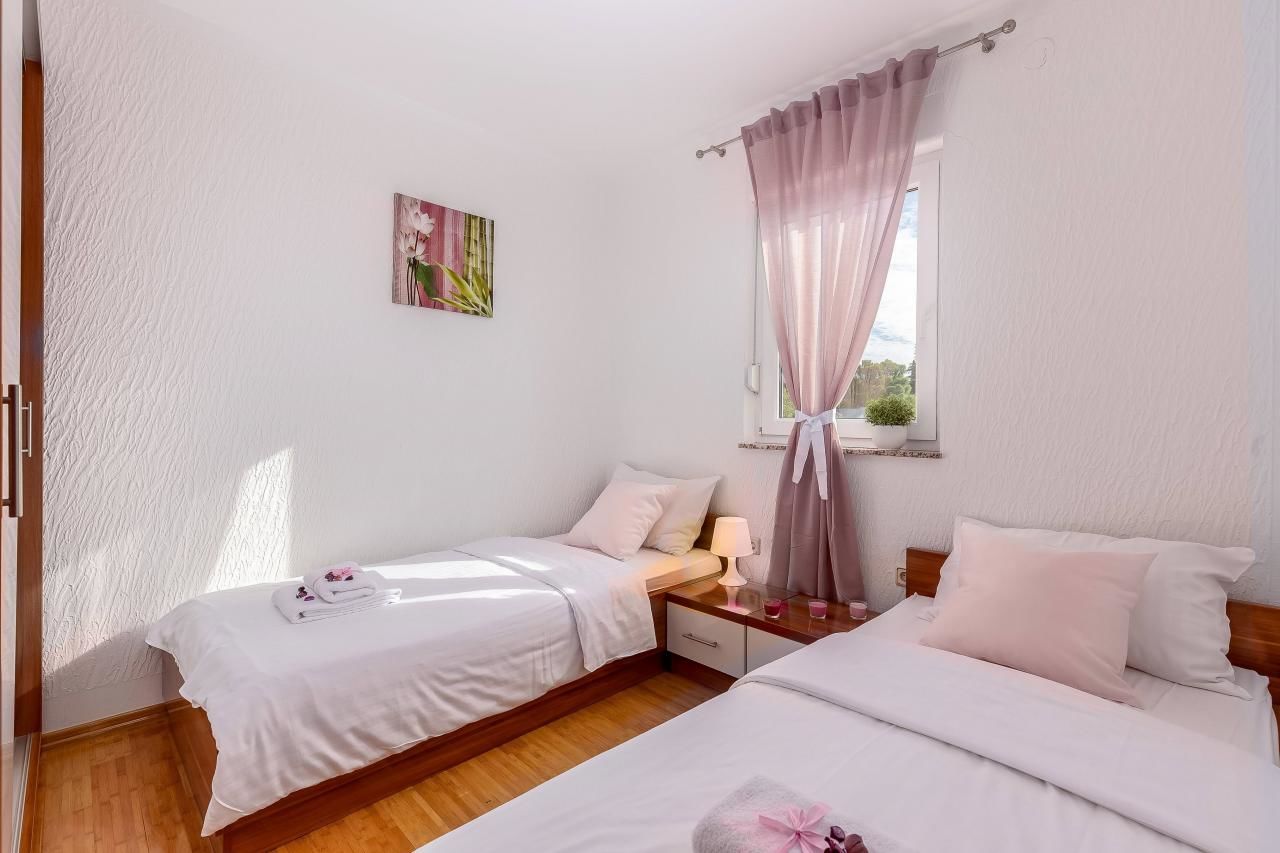 Apartments Tommy Com 74751-A3