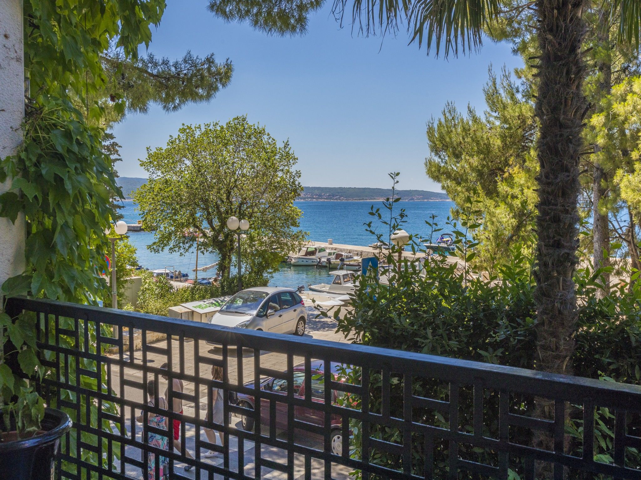 Apartment Sunny 62703-A1