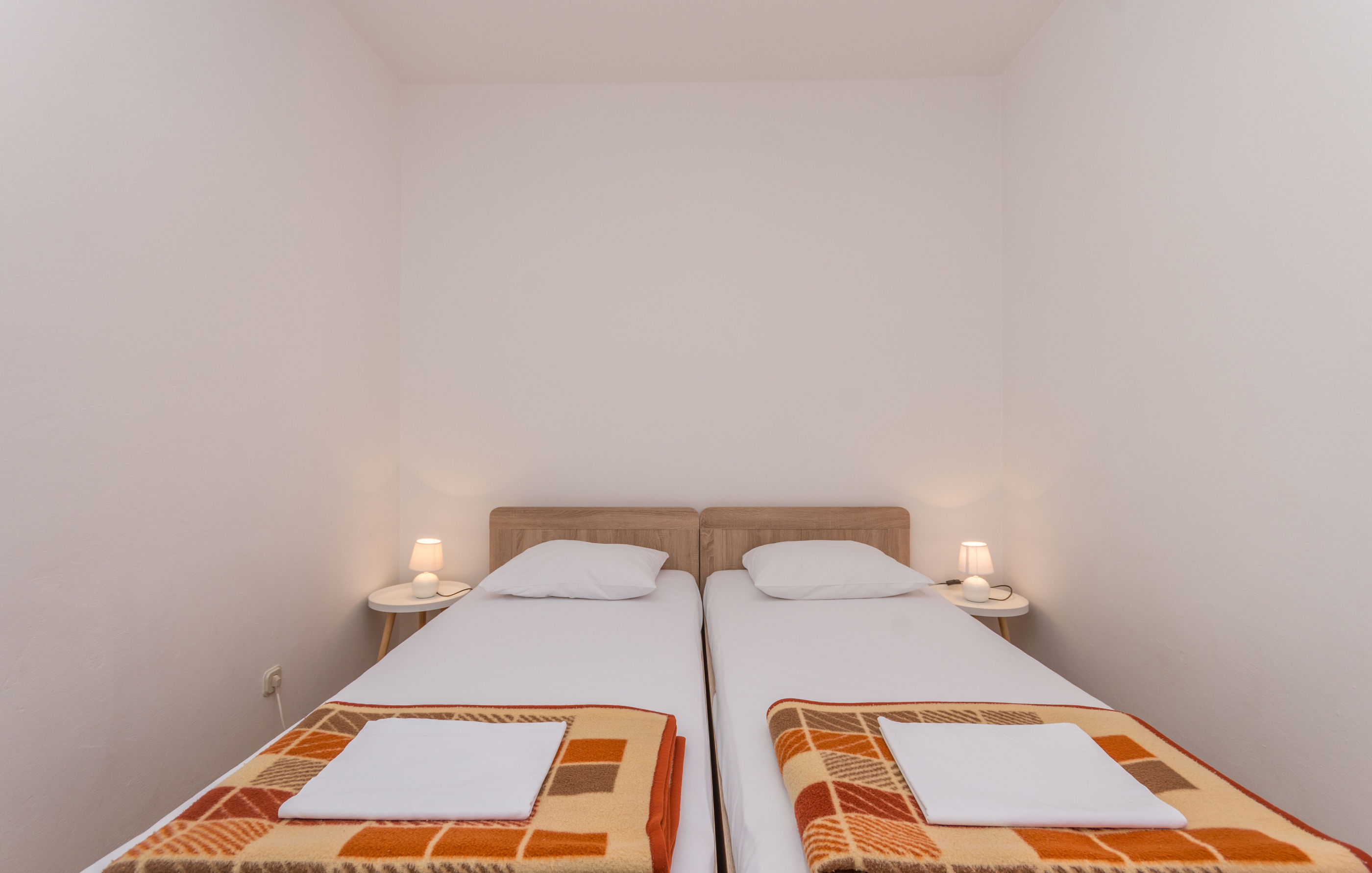 Apartments Mactra 14664-A1