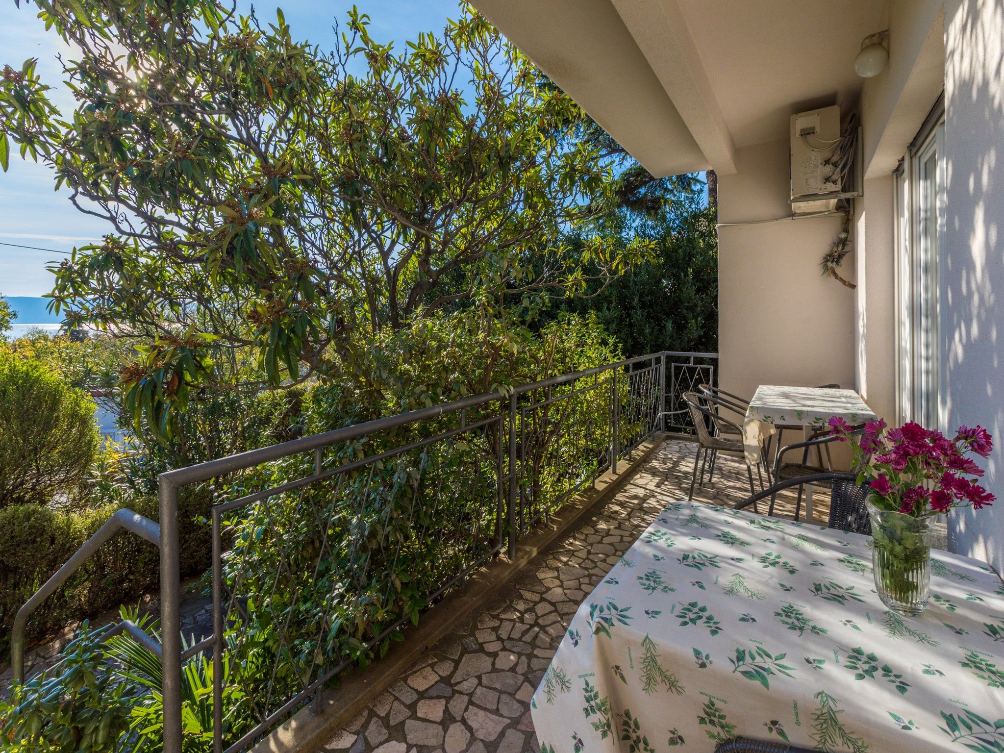 Apartments Drago 75251-A1