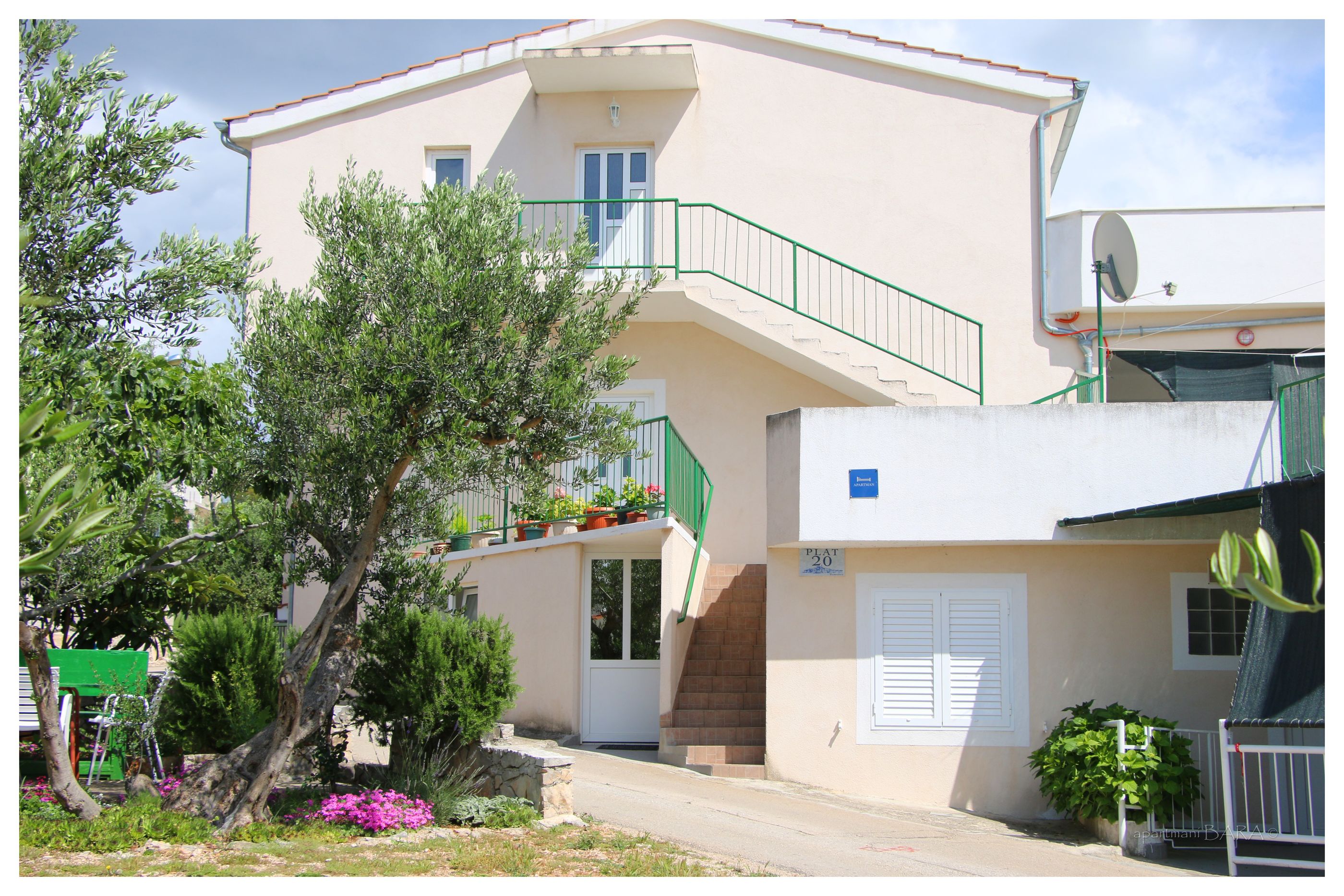 Apartments and Room Janja 50381-A2