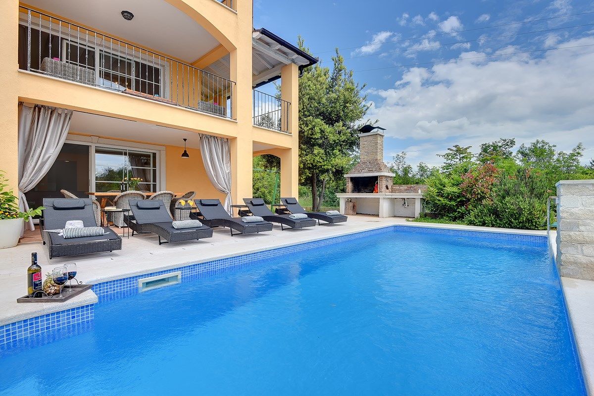 Villa Ari 74018-K1