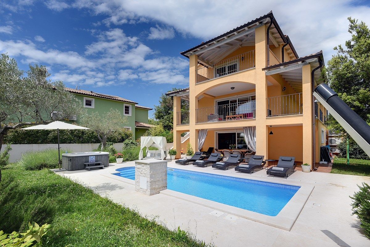 Villa Ari 74018-K1