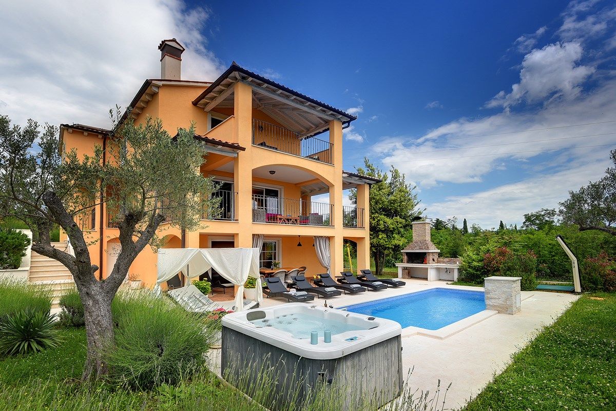 Villa Ari 74018-K1