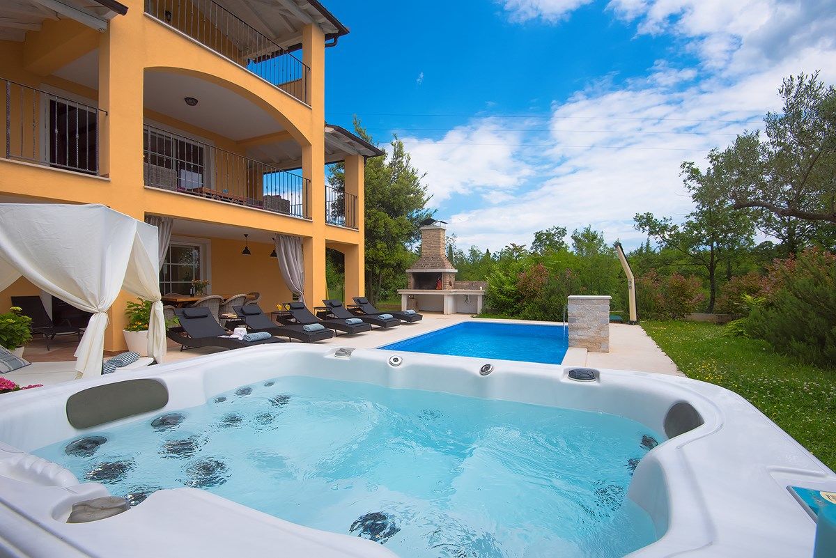Villa Ari 74018-K1