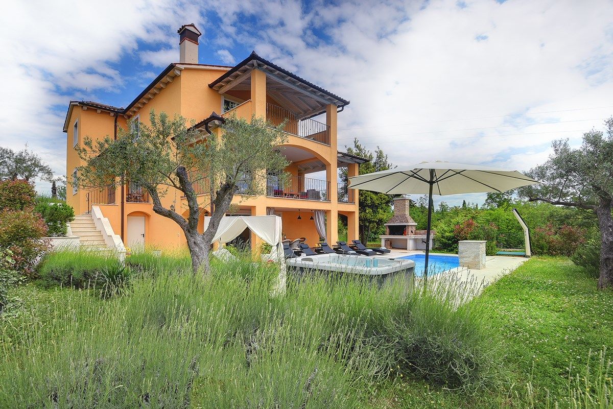 Villa Ari 74018-K1