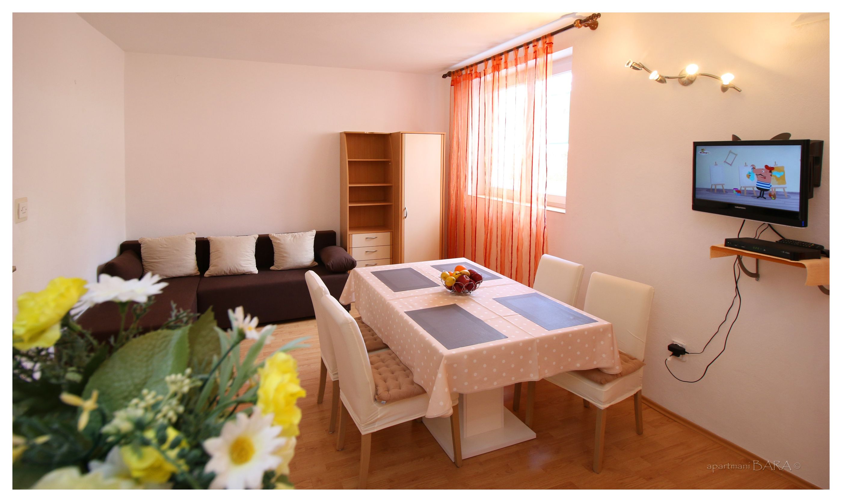 Apartments and Room Janja 50381-A2