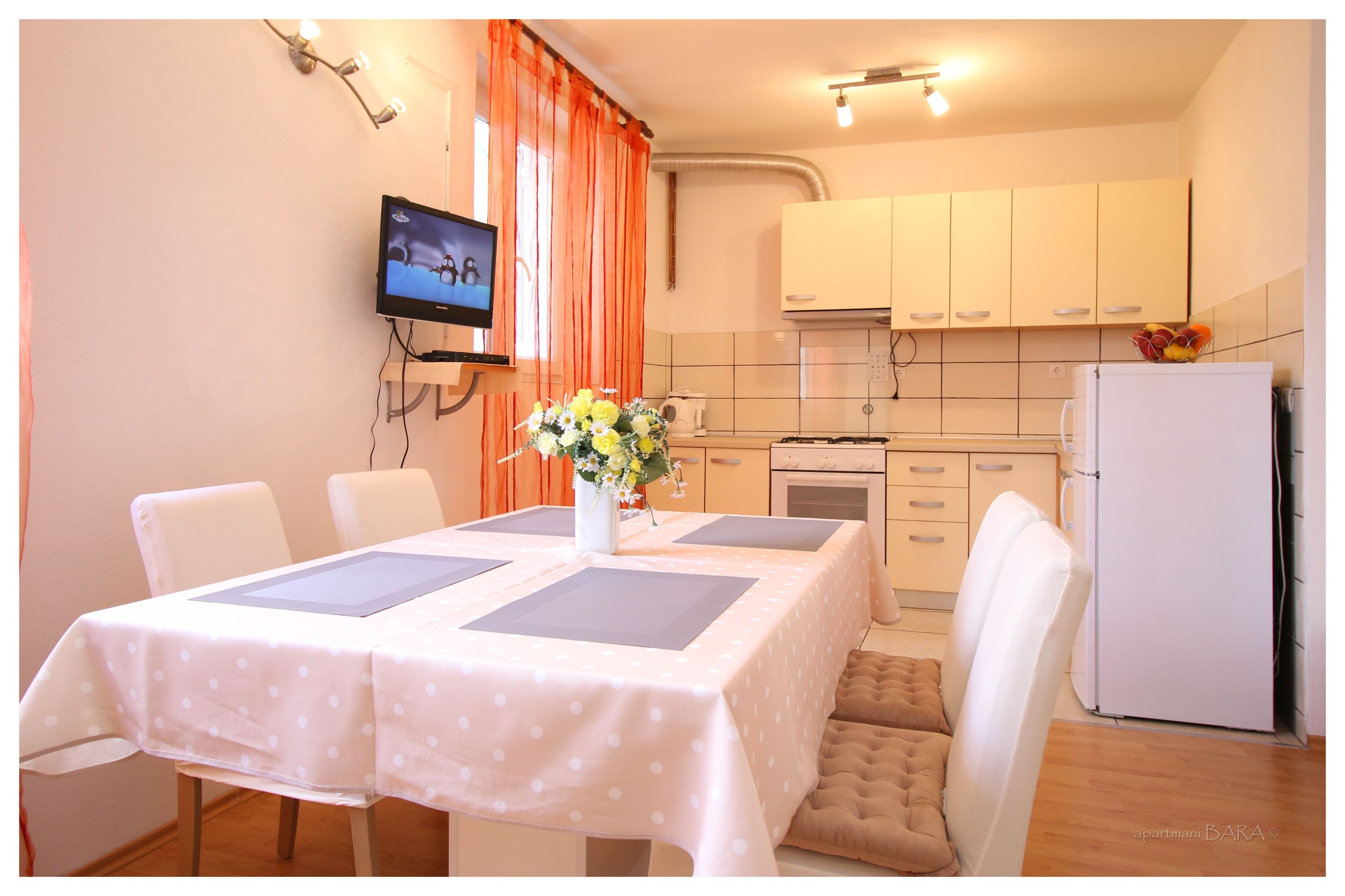 Apartments and Room Janja 50381-A2