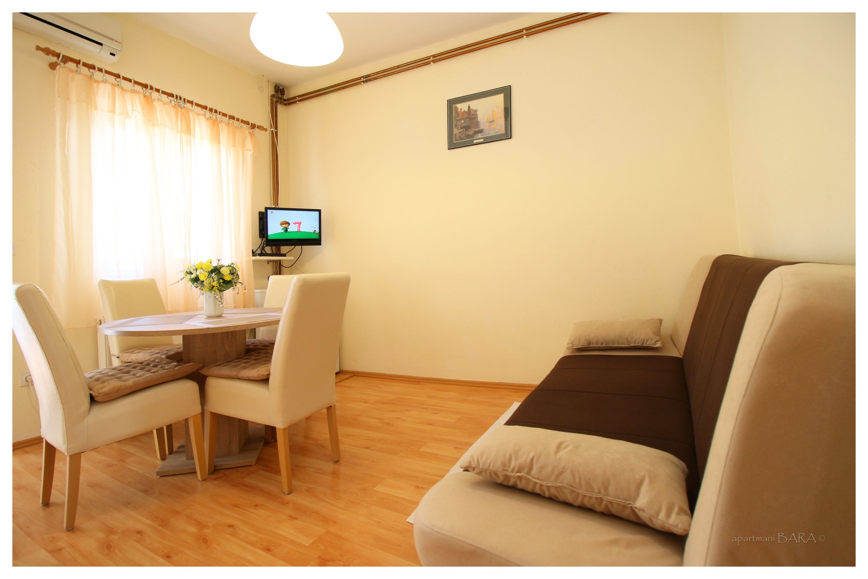 Apartments and Room Janja 50381-A3