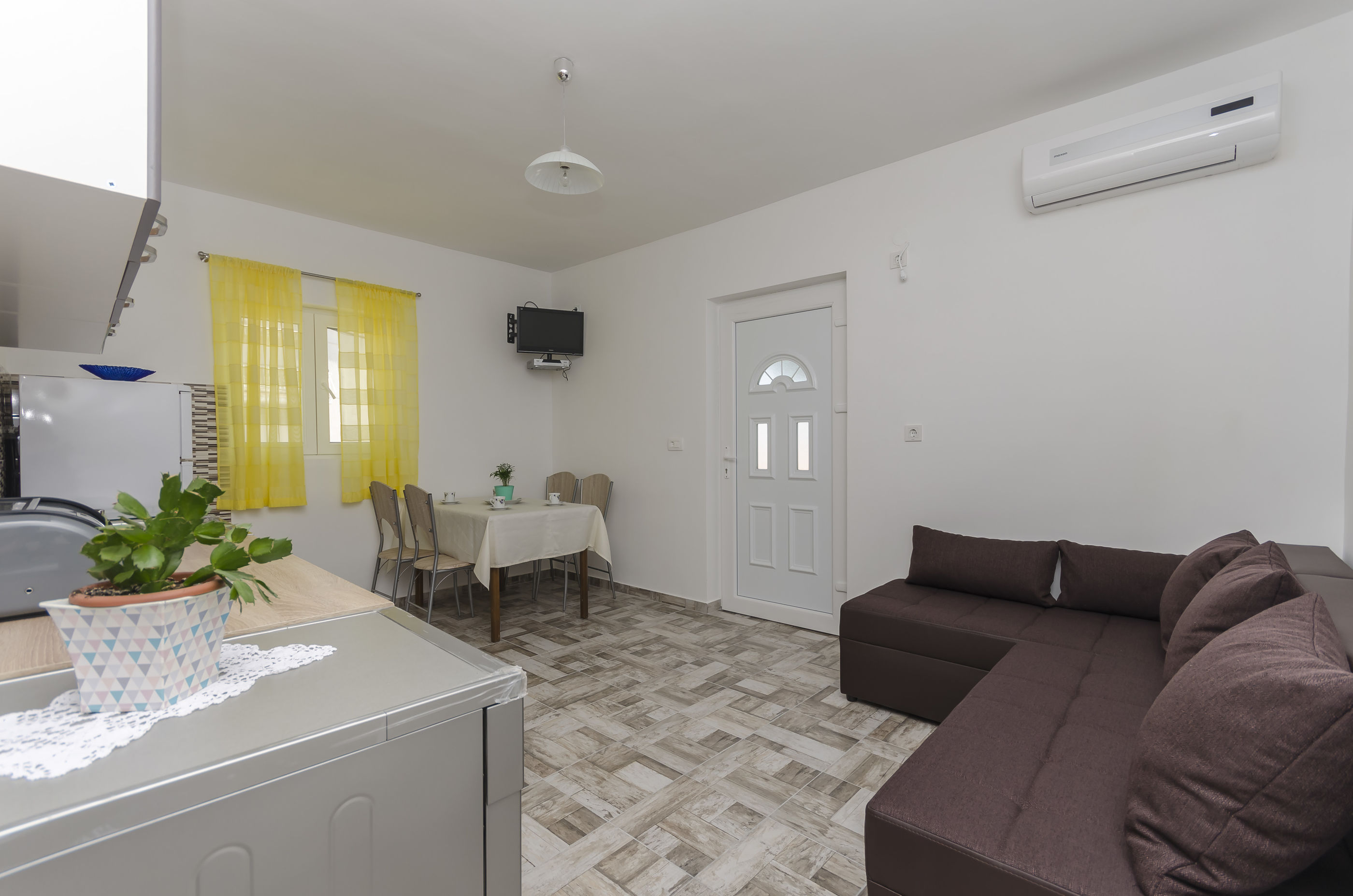 Apartments Mila II 67781-A3